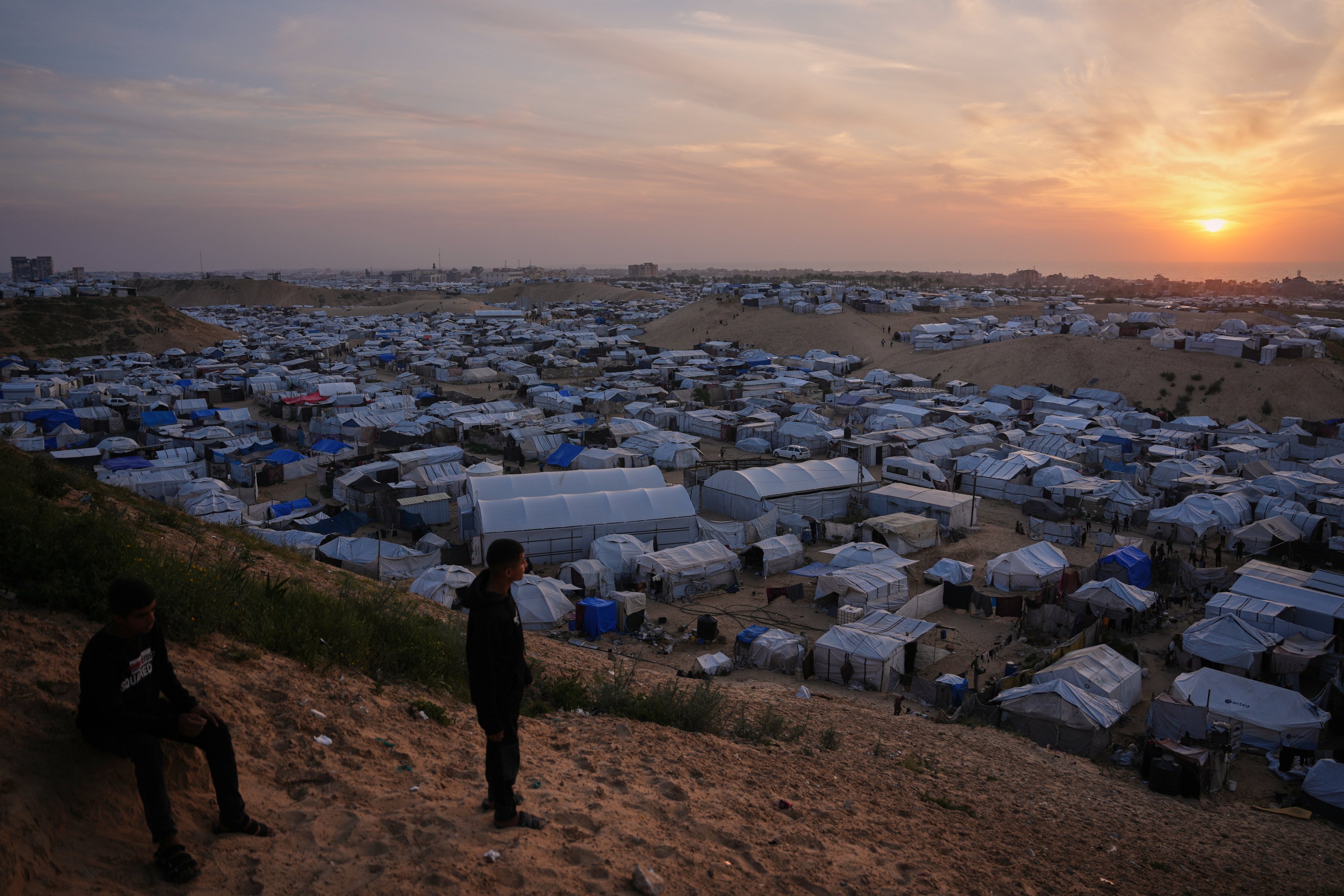 A makeshift camp for displaced people in Khan Younis, southern Gaza Strip. Photo: AP