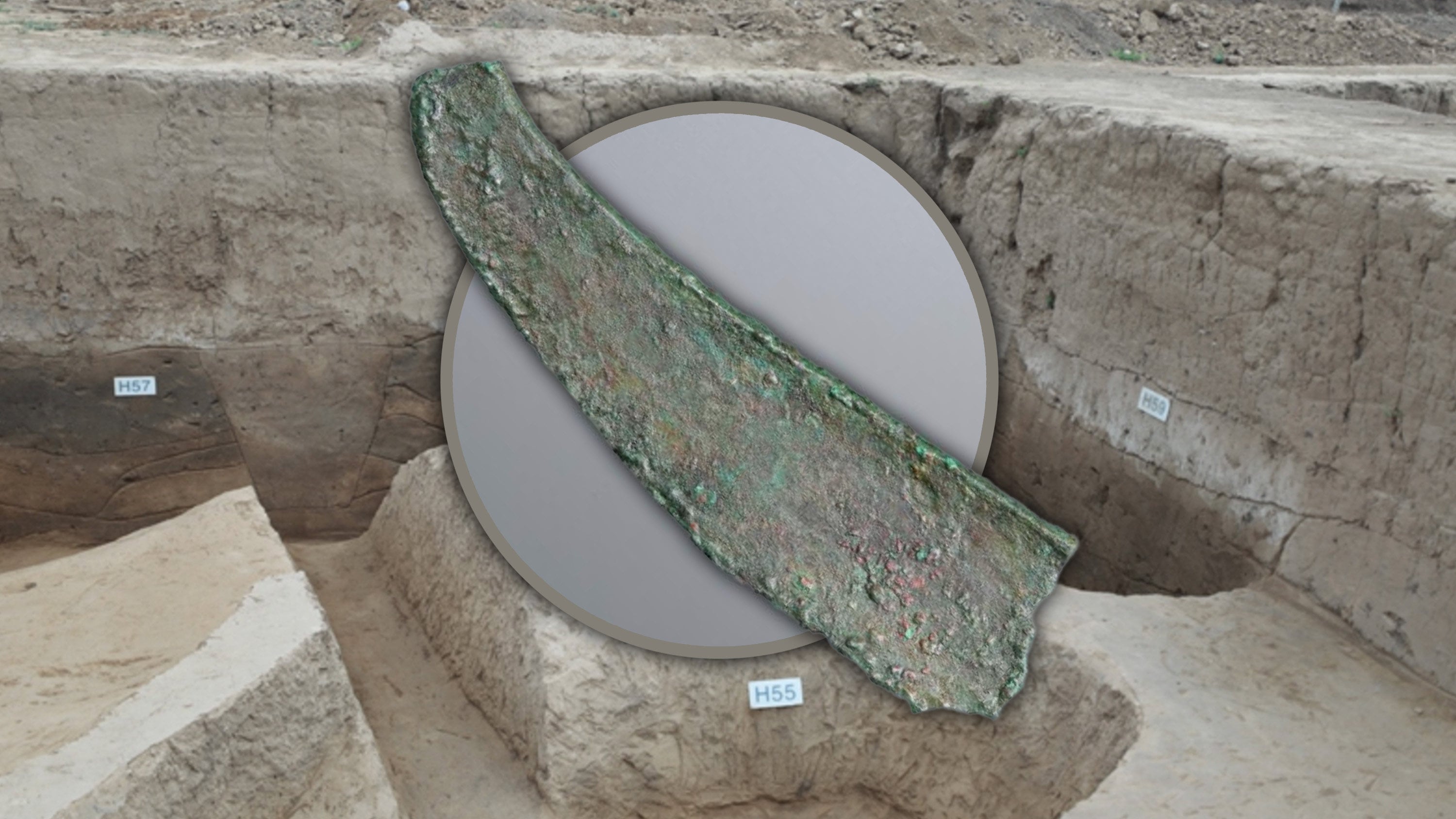 Archaeologists uncovered a grave near Xian containing broken weapons, reflecting a peace ritual from the Western Zhou dynasty, emphasising the philosophy that “stopping war is true valour.”  Photo: SCMP composite/Xinhua/people.com.cn