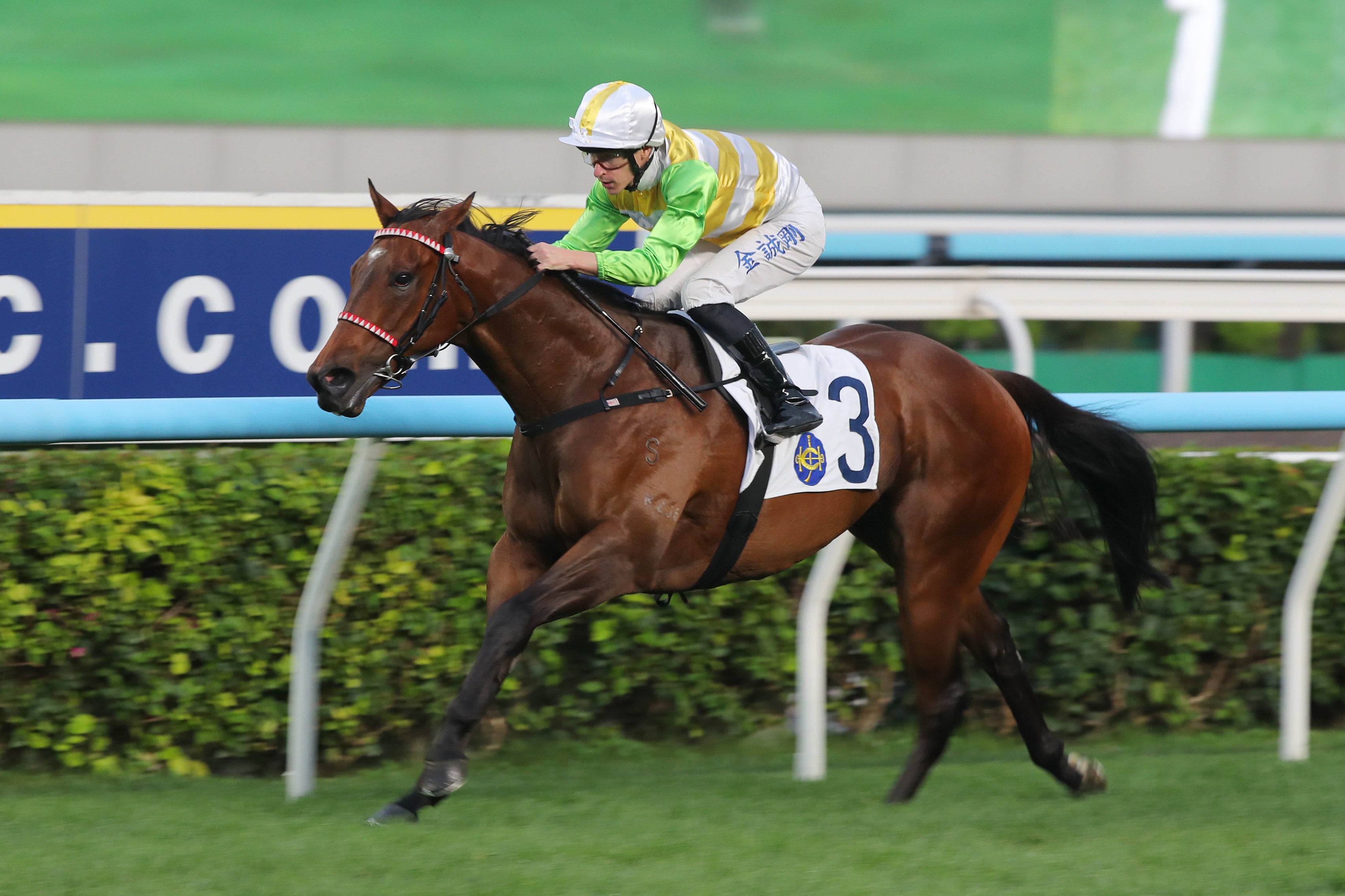 Richard Kingscote guides Rising Force to victory last month. Photos: Kenneth Chan