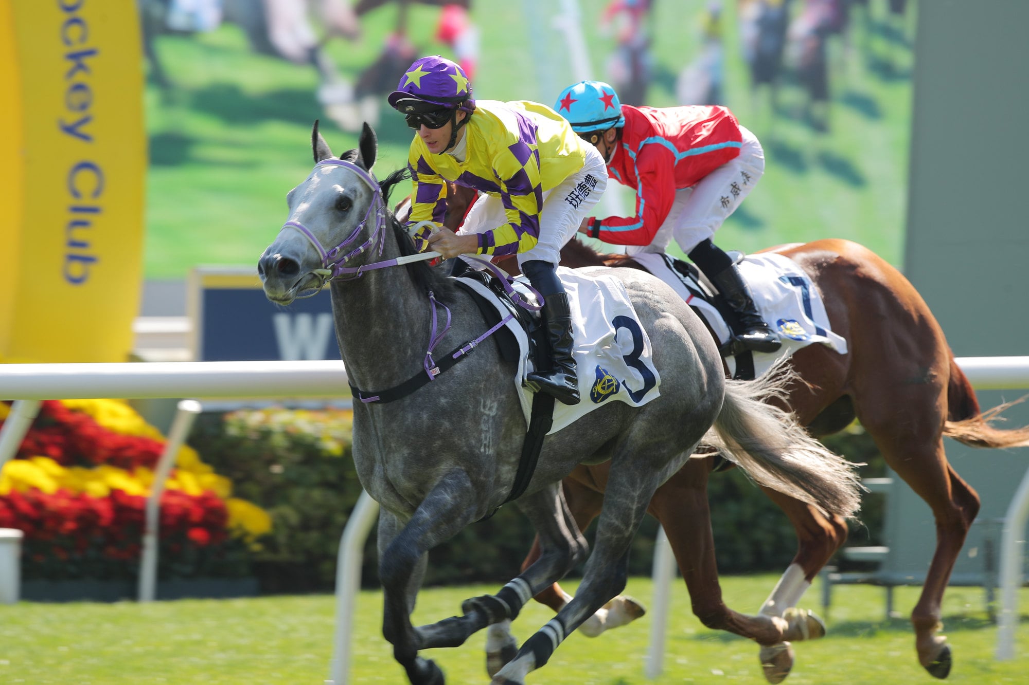 Elite Golf and Harry Bentley salute at Sha Tin. Elite Golf and Harry Bentley salute at Sha Tin.