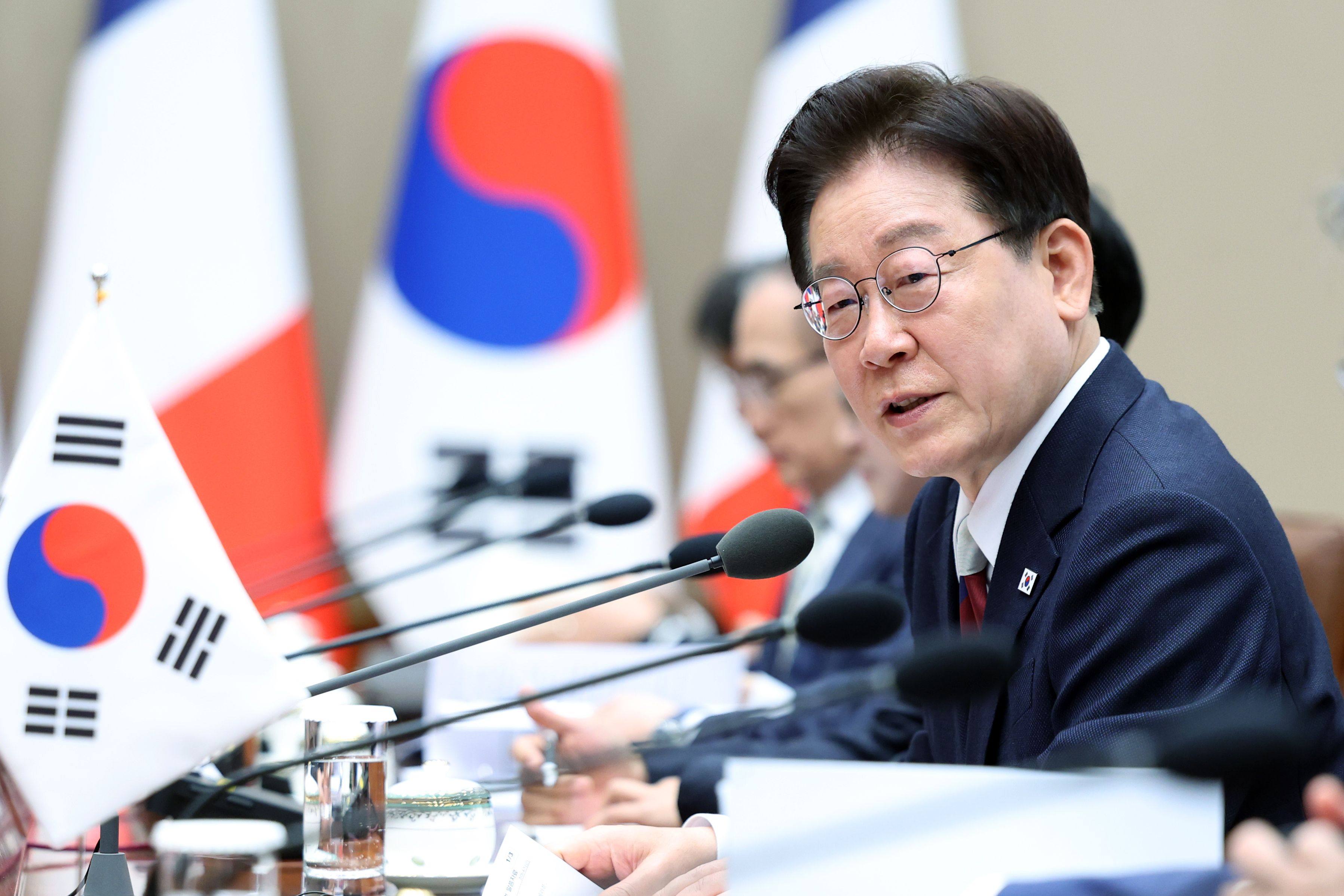 South Korean President Lee Jae Myung pictured on April 3 during a meeting with his French counterpart in Seoul. Photo: Yonhap/dpa
