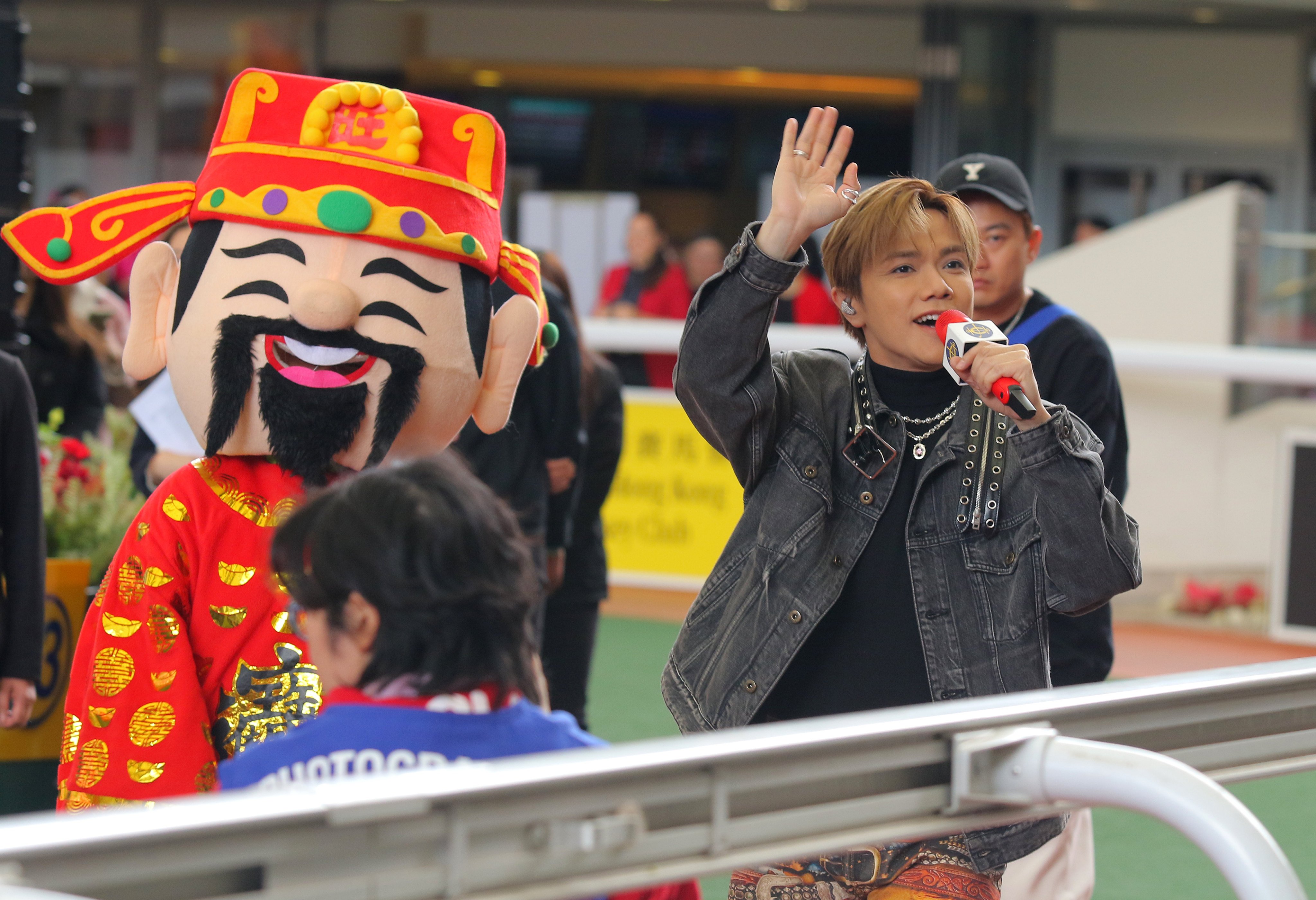 Singer Hins Cheung performs at Sha Tin Racecourse. Photo: Kenneth Chan.