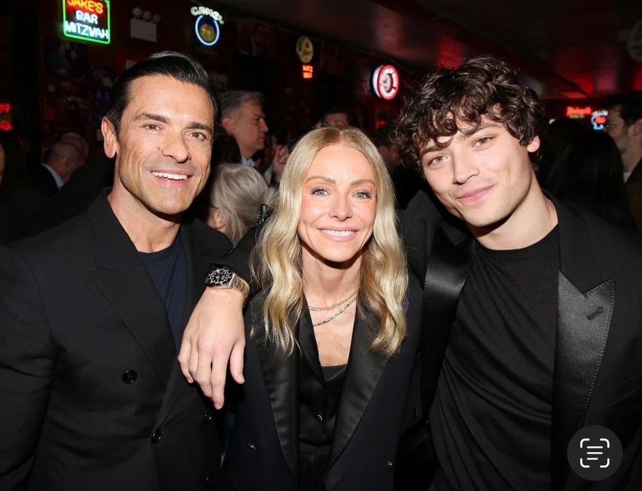Mark Consuelos and Kelly Ripa with their son Joaquin Consuelos on the opening night of the latter’s play. Photo: @kellyripa/Instagram