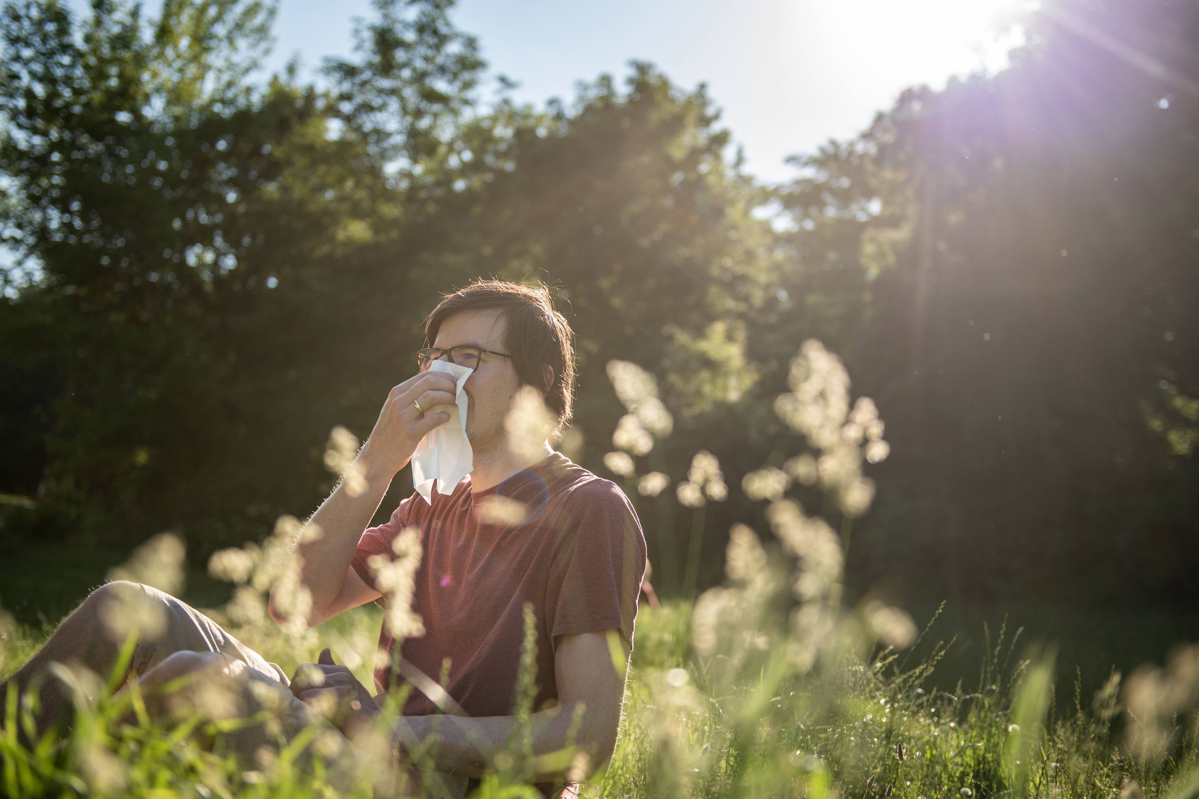 When you come home after being in pollen-laced air outside, your allergies will not just disappear immediately. That’s because pollen often clings to our coats, shoes and bags. Photo: Zacharie Scheurer/dpa