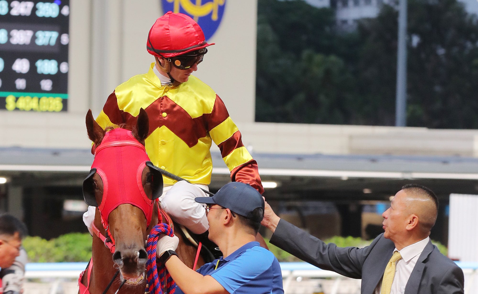 Always My Folks and Zac Purton return after closing at Happy Valley.