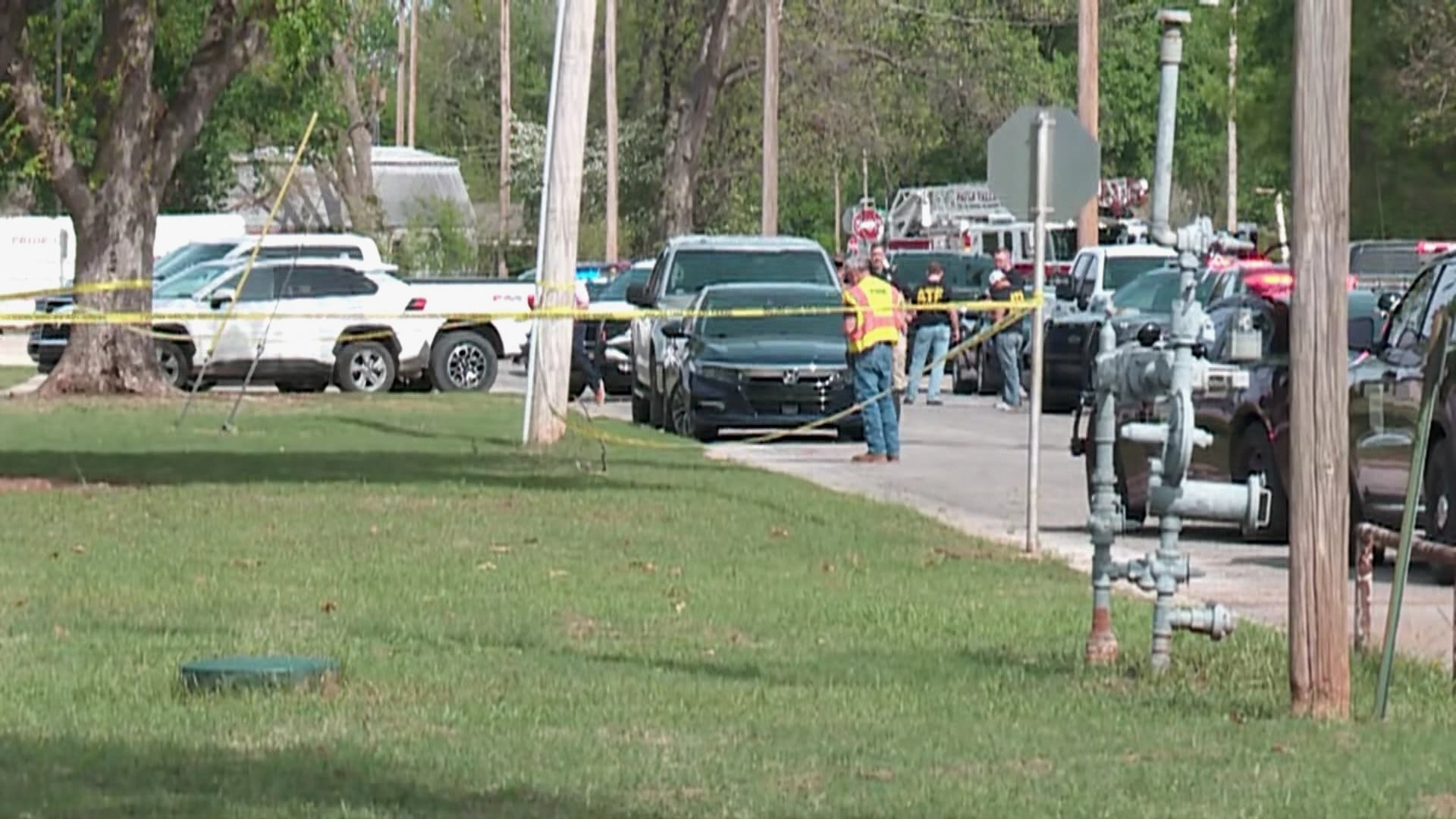 Authorities block off an area following a shooting inside a high school in Pauls Valley, Oklahoma, on April 7. Photo: AP via KFOR