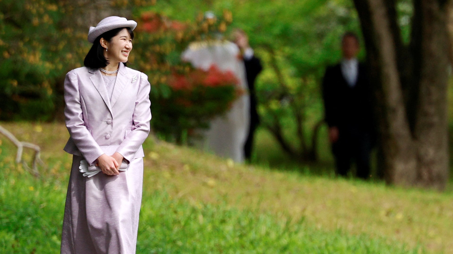 A new poll shows most Japanese support a woman ascending to the Chrysanthemum Throne, even as the prime minister proposes a plan that preserves the male-line succession.