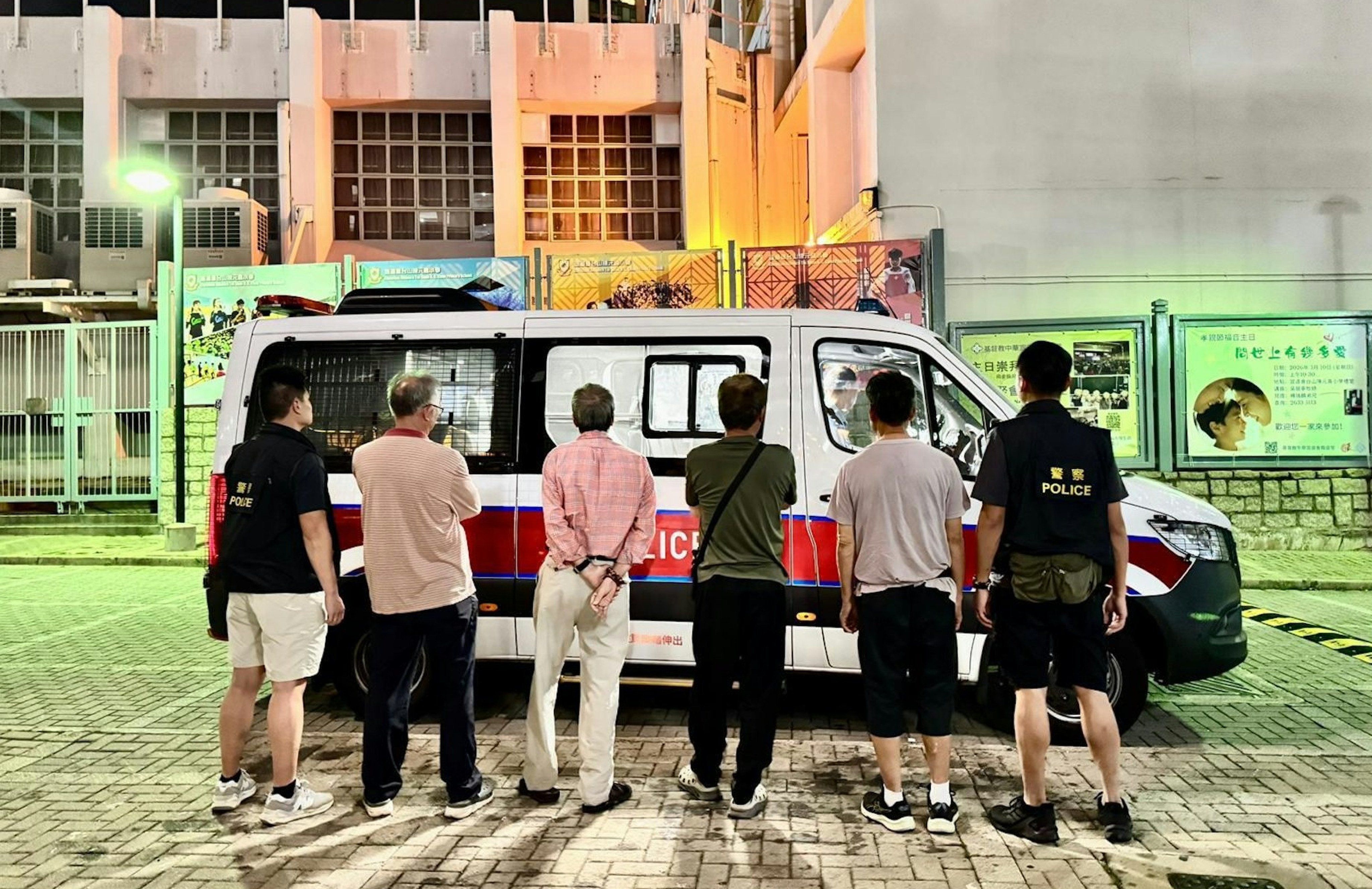 Eight suspects – seven men and a woman, aged between 53 and 76 – were arrested in Chung On Estate. Photo: Handout