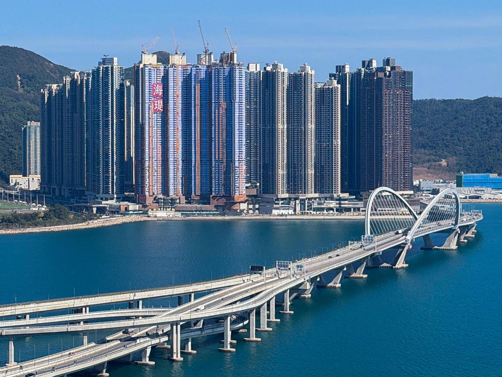 scmp.com - Peggy Ye - Hong Kong real estate gains as Middle East tensions rattle Dubai market