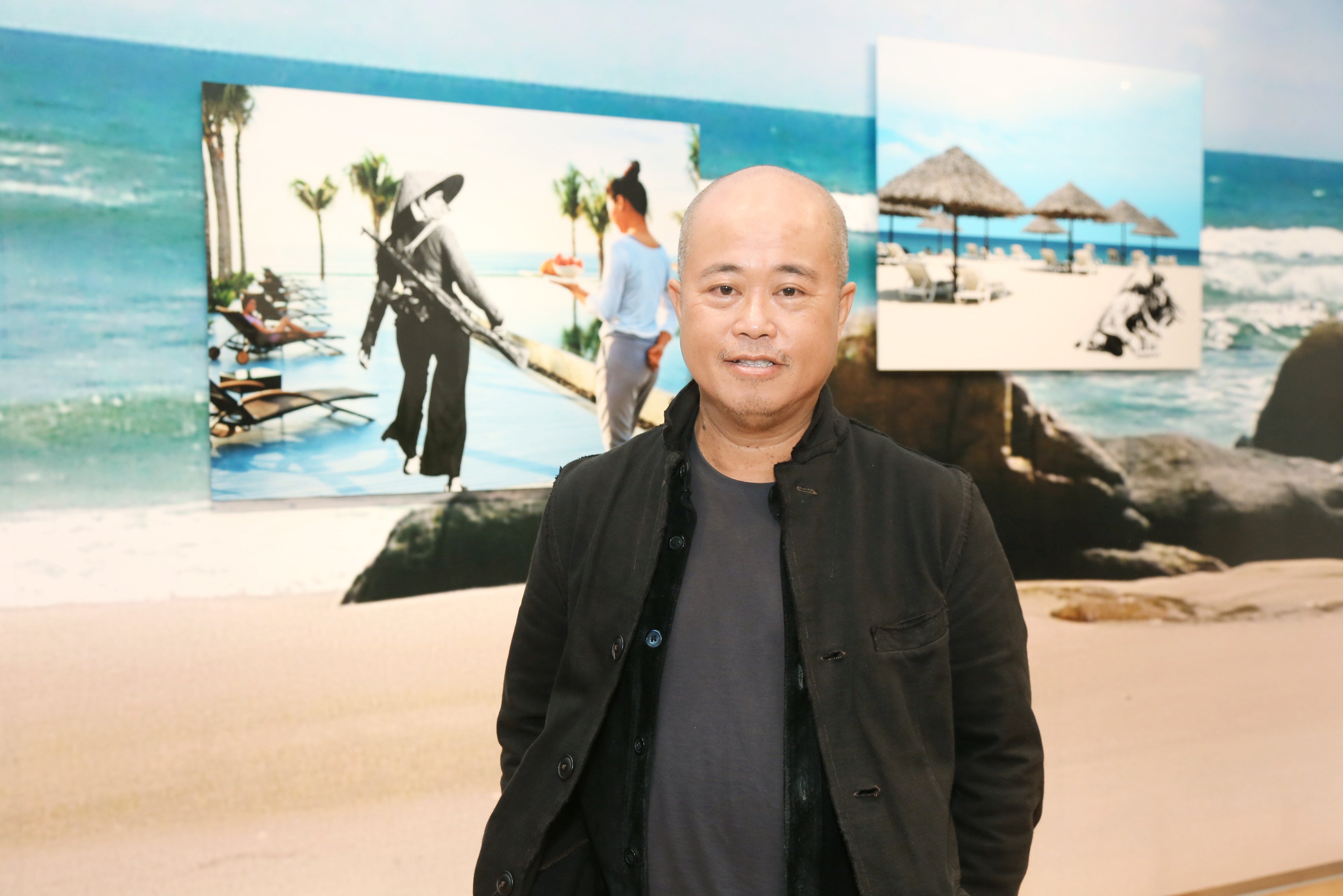 Vietnamese-American artist Dinh Q Le is photographed at his “Tropicana Migration” exhibition at Hong Kong’s 10 Chancery Lane Gallery in 2015. A new exhibition at the gallery is a tribute to the artist, who died in 2024. Photo: 10 Chancery Lane Gallery