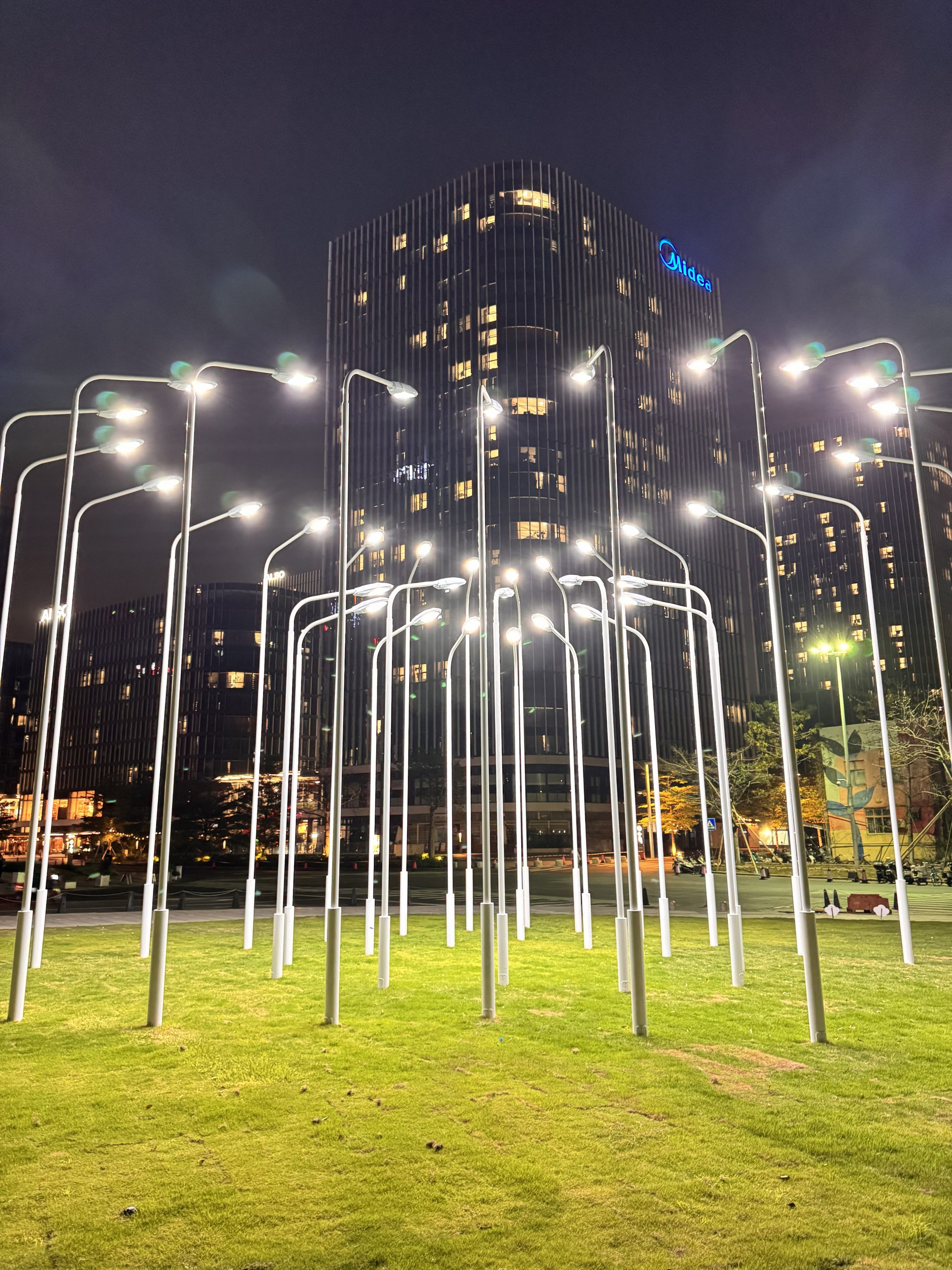 “At least There is Love” by Li Jinghu, an installation of street lamps forming a heart shape, seen here in front of a building owned by Midea Group, the conglomerate behind He Art Museum in Shunde, Guangdon province. (Photo:Cheung Hokhang)