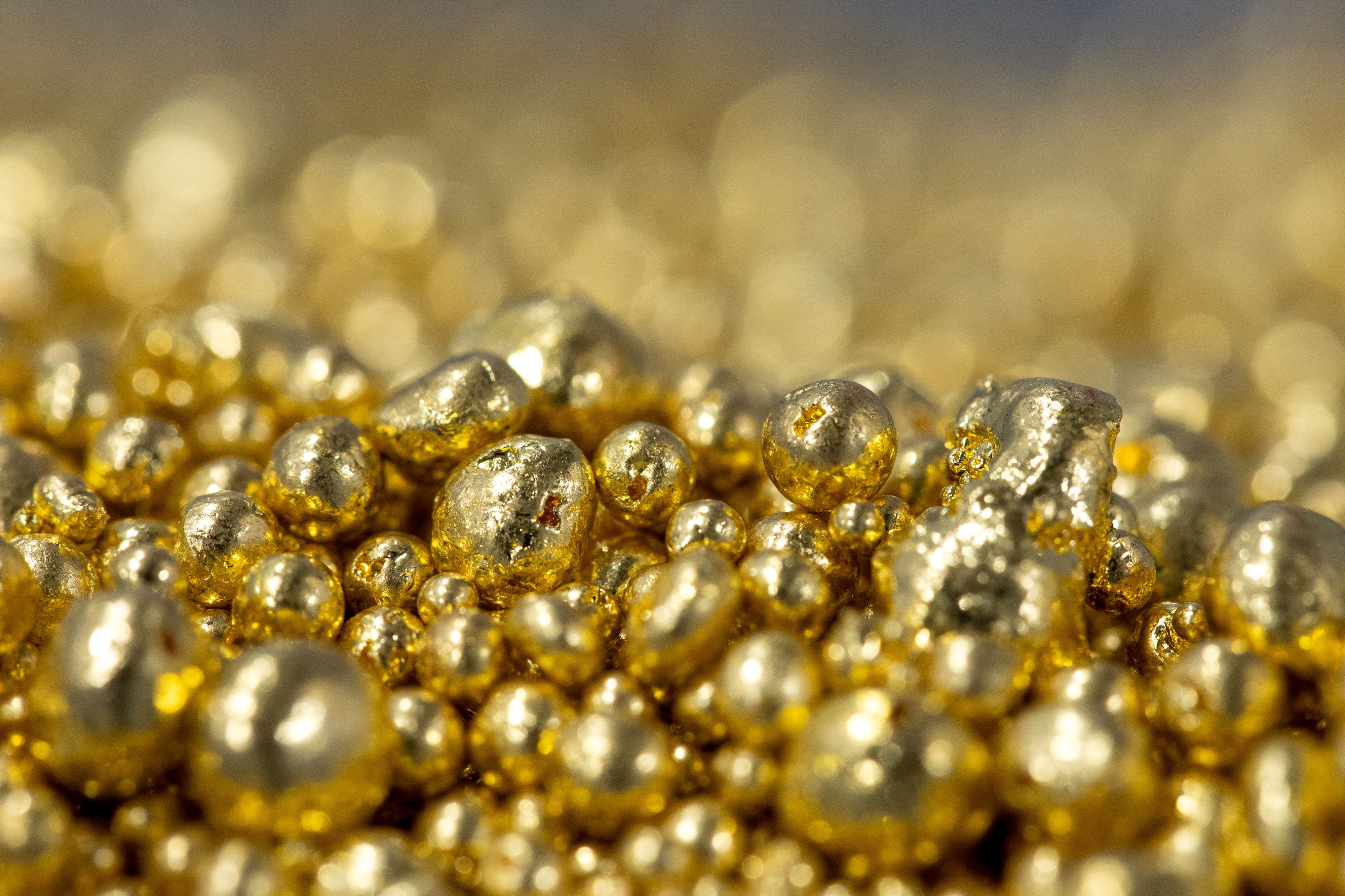 The students were tricked into buying gold for fake investigations. Photo: Getty Images