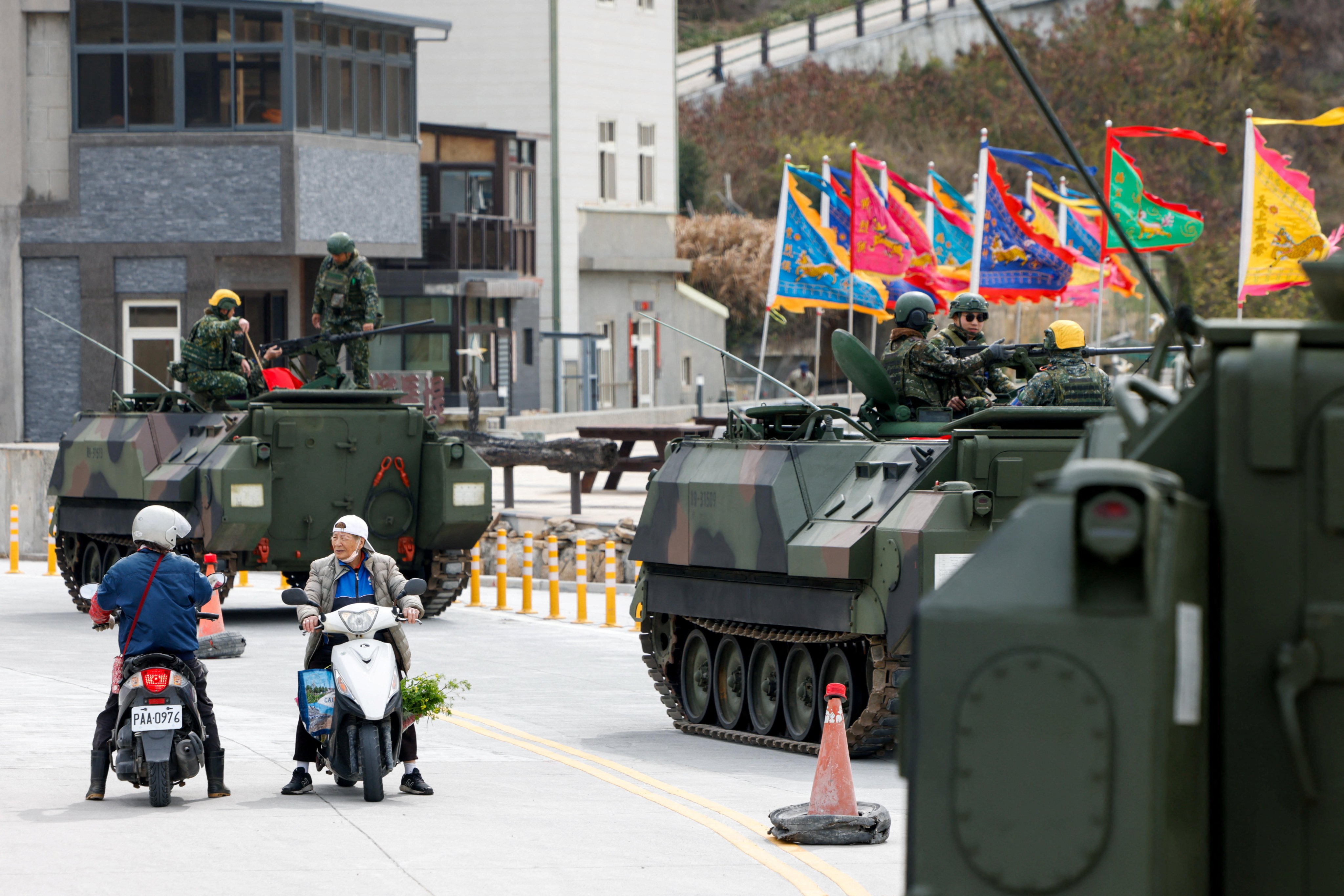 Taiwanese military tanks are stationed along a roadside on Beigan Island, Matsu archipelago, on March 16, amid combat readiness drills. Photo: Reuters