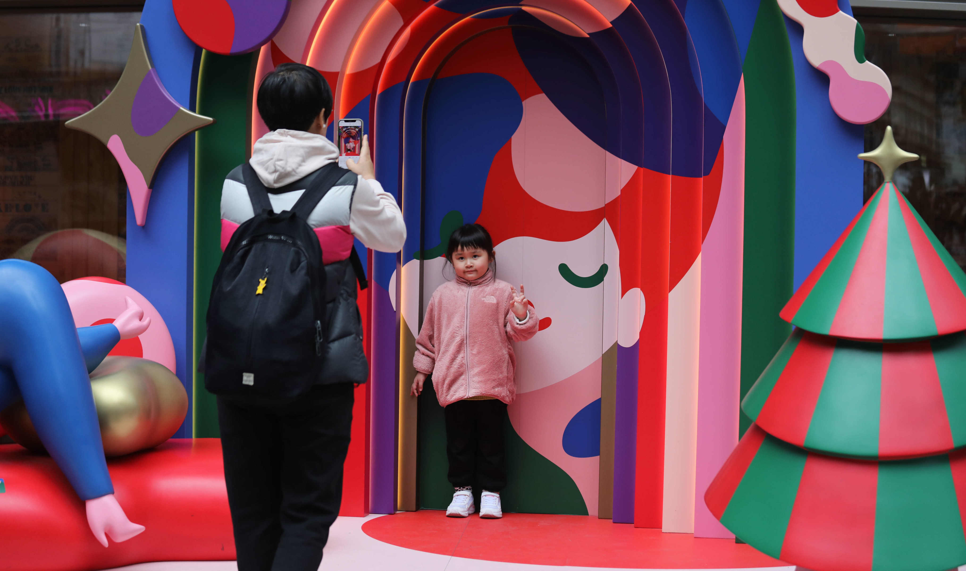 scmp.com - Jolene Otremba - Hong Kong parents and schools are rethinking sharing kids' photos online