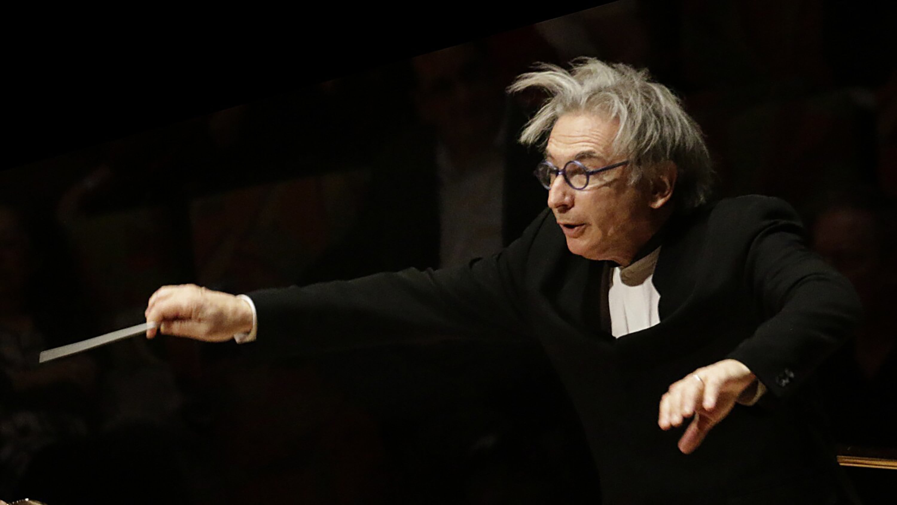Michael Tilson Thomas conducts the London Symphony Orchestra in Sibelius’s Symphony No 2 at the Walt Disney Concert Hall in Los Angeles on March 24, 2015. The renowned conductor has died at the age of 81. Photo: Los Angeles Times/TNS