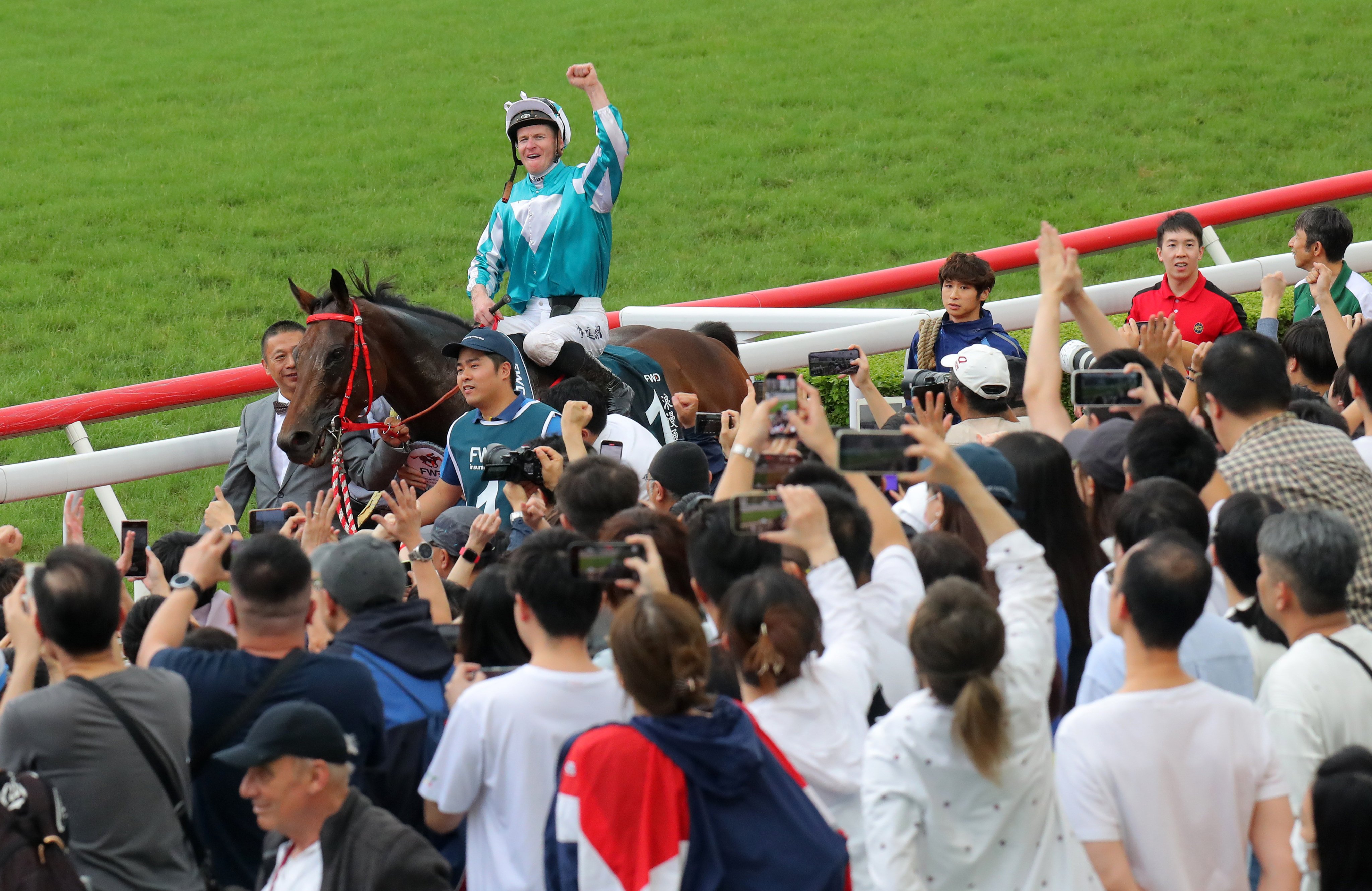 Jockey James McDonald laps up the love from fans at Sha Tin after Romantic Warrior’s win in the 2024 QEII Cup. Photos: Kenneth Chan