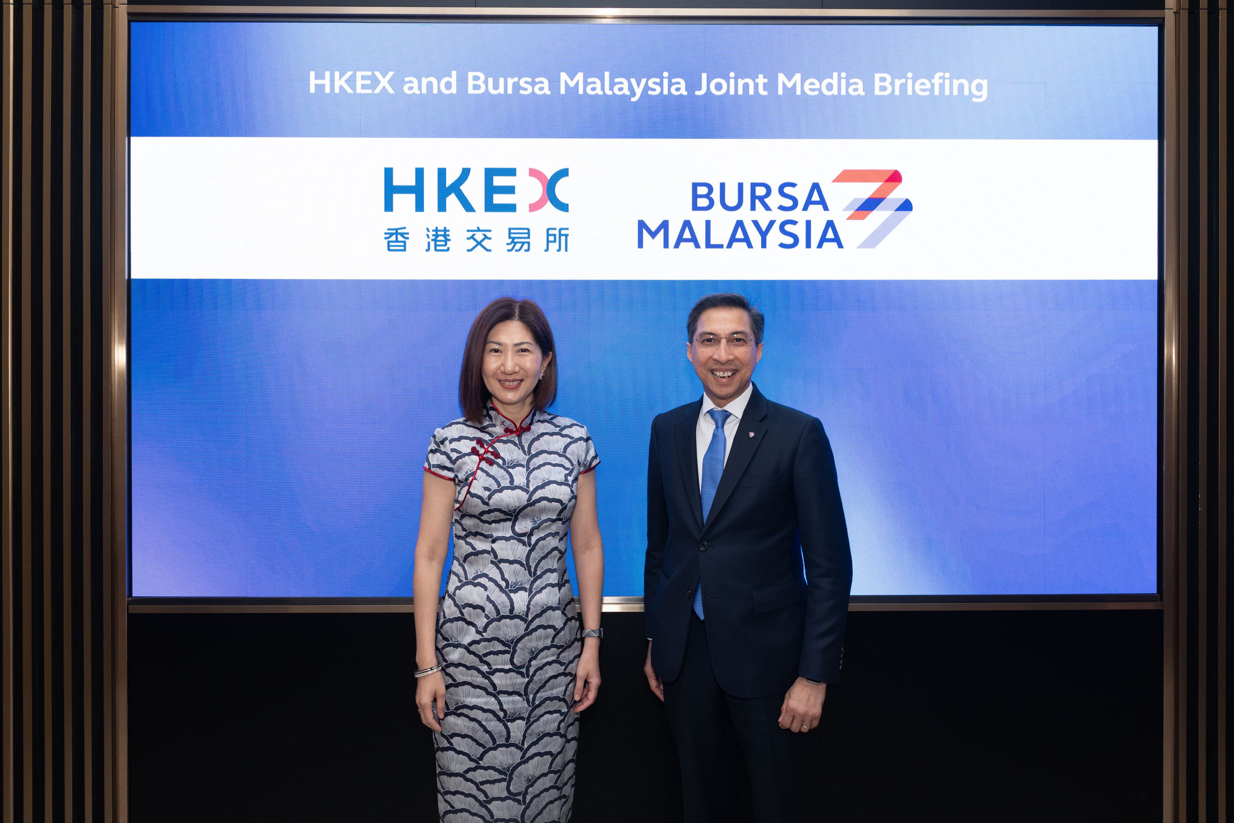 Hong Kong Exchanges and Clearing (HKEX) CEO Bonnie Chan Yiting (left) and Bursa Malaysia CEO Dato Fad’l Mohamed appear in a media briefing at the HKEX office in Central on April 22. Photo: Handout