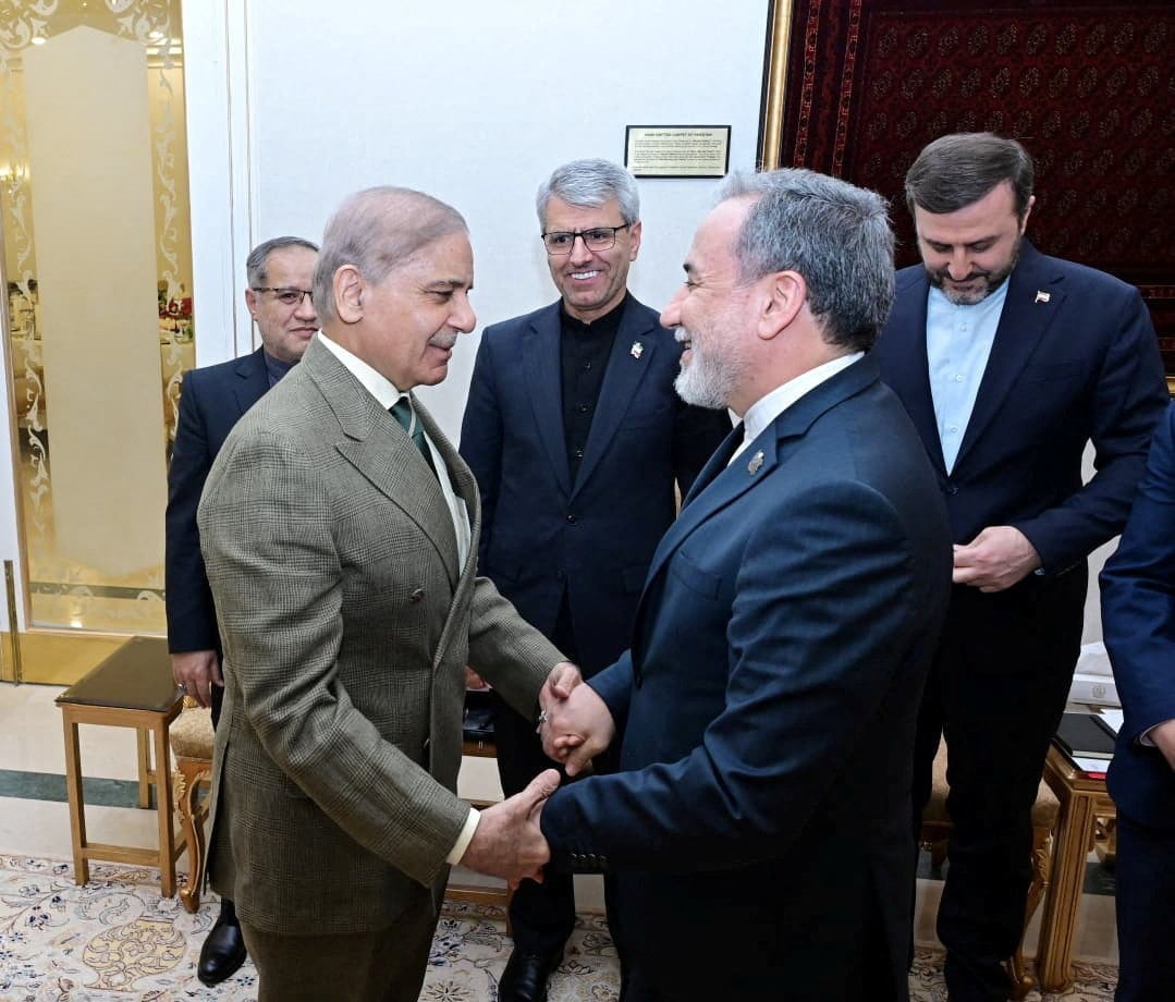 Pakistan’s Prime Minister Shehbaz Sharif, left, meets with Iranian Foreign Minister Abbas Araghchi in Islamabad, Pakistan, on Saturday. Photo: Reuters