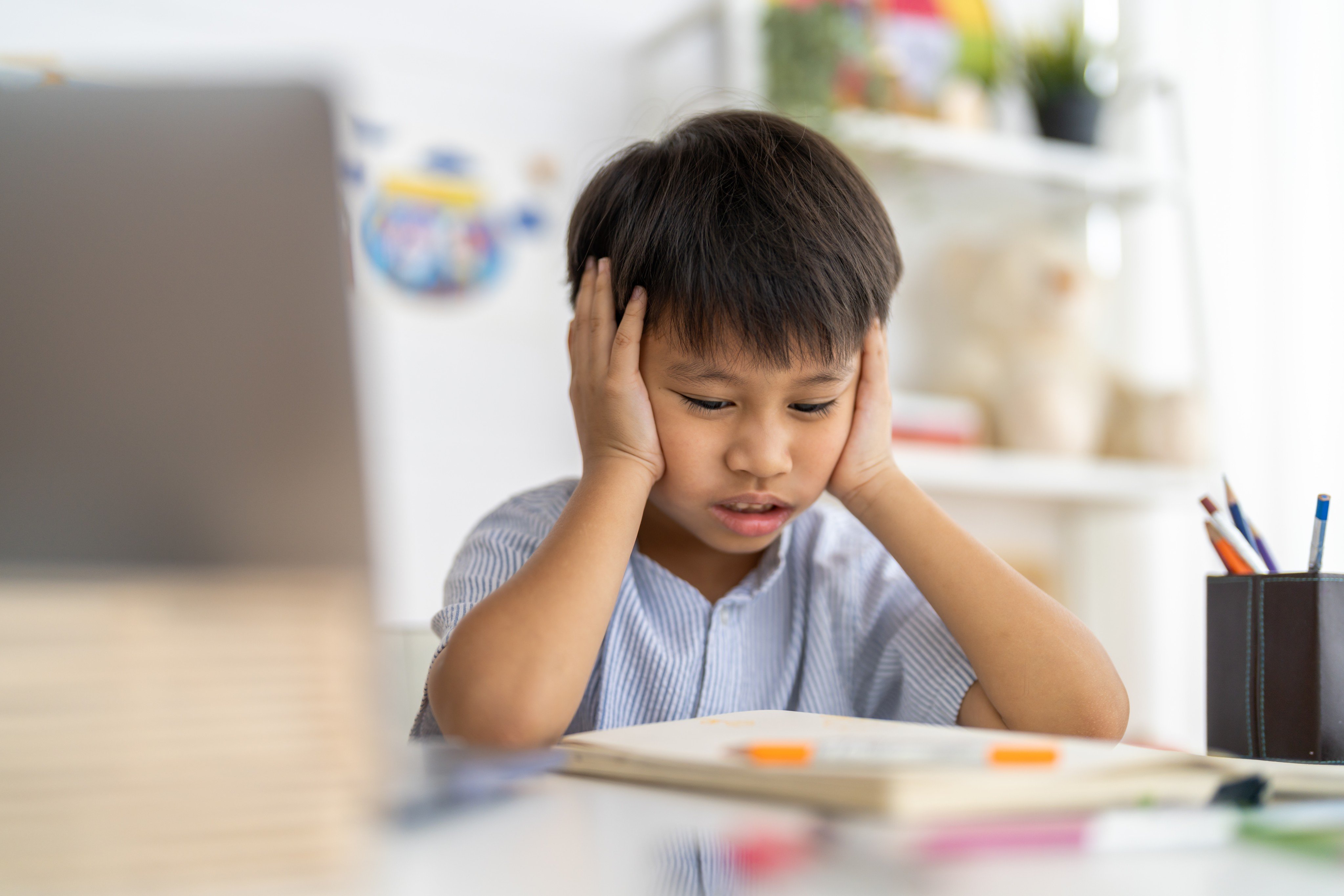 If you’re feeling stressed out, it’s important to deal with it directly instead of ignoring the problem. Photo: Shutterstock