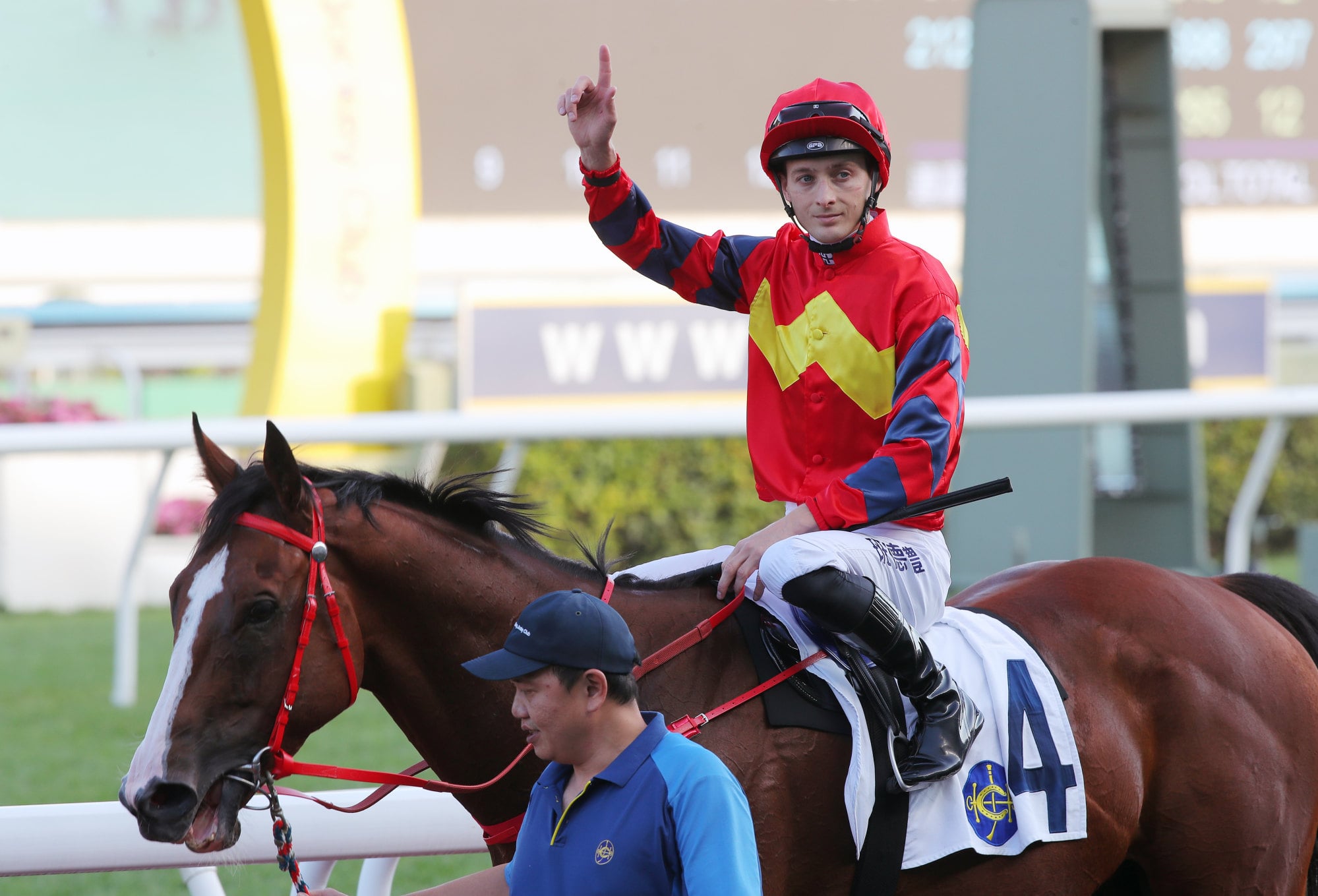 Harry Bentley celebrates aboard Smart Golf.