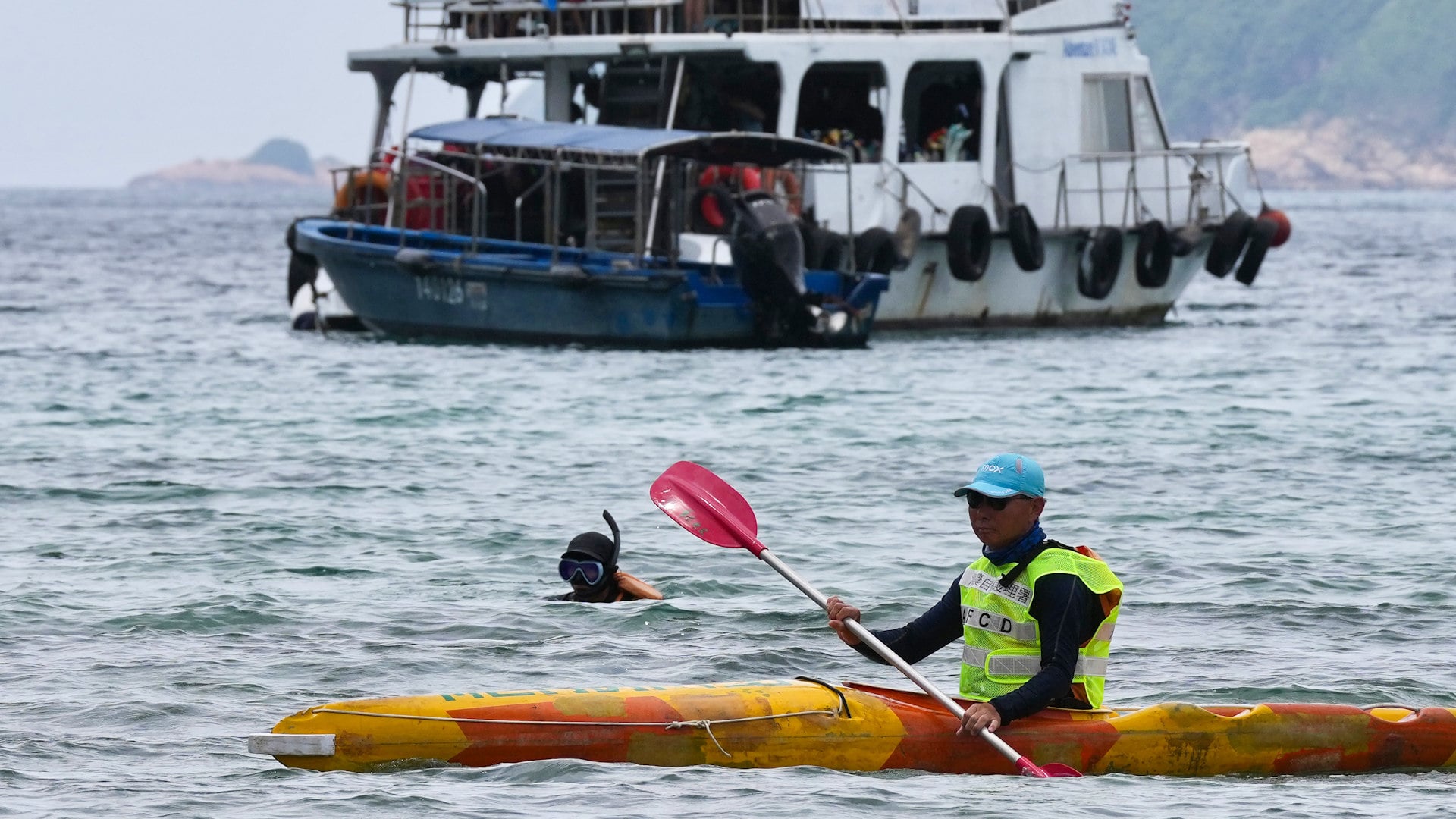 for video thumbnail // 
Snorkelling and kayaking guides will patrol nearshore waters of Sharp Island in Sai Kung to advise visitors to follow coral-friendly routes when entering and exiting the sea as visitor numbers for Hong Kong’s coastal eco-tourism are expected to rise from May, with more people taking part in snorkelling and kayaking. 
The Agriculture, Fisheries and Conservation Department (AFCD) has stepped up patrols, signage and joint operations at hotspots such as Sharp Island ahead of the May Day “Golden Week”, and is working with WWF-Hong Kong and activity guides to promote coral-friendly practices. Measures will remain in place during mainland holiday periods from May to October. 27APR26 SCMP / Karma Lo