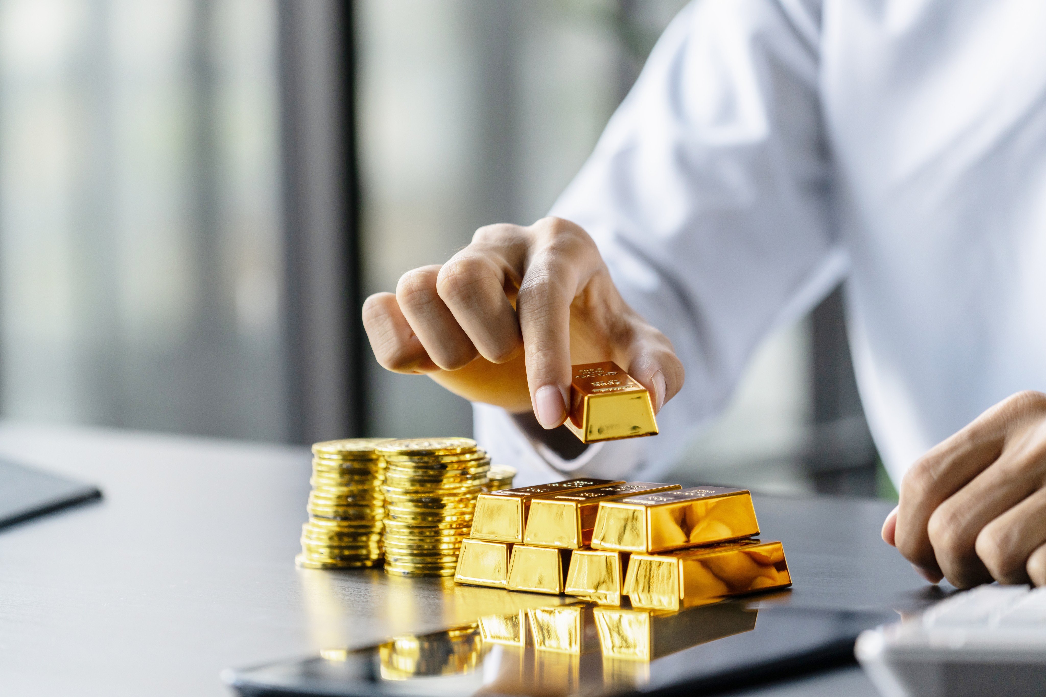 Gold prices fell by 12 per cent from US$5,247.90 per troy ounce on February 27 to US$4,620 on Friday morning. Photo: Shutterstock