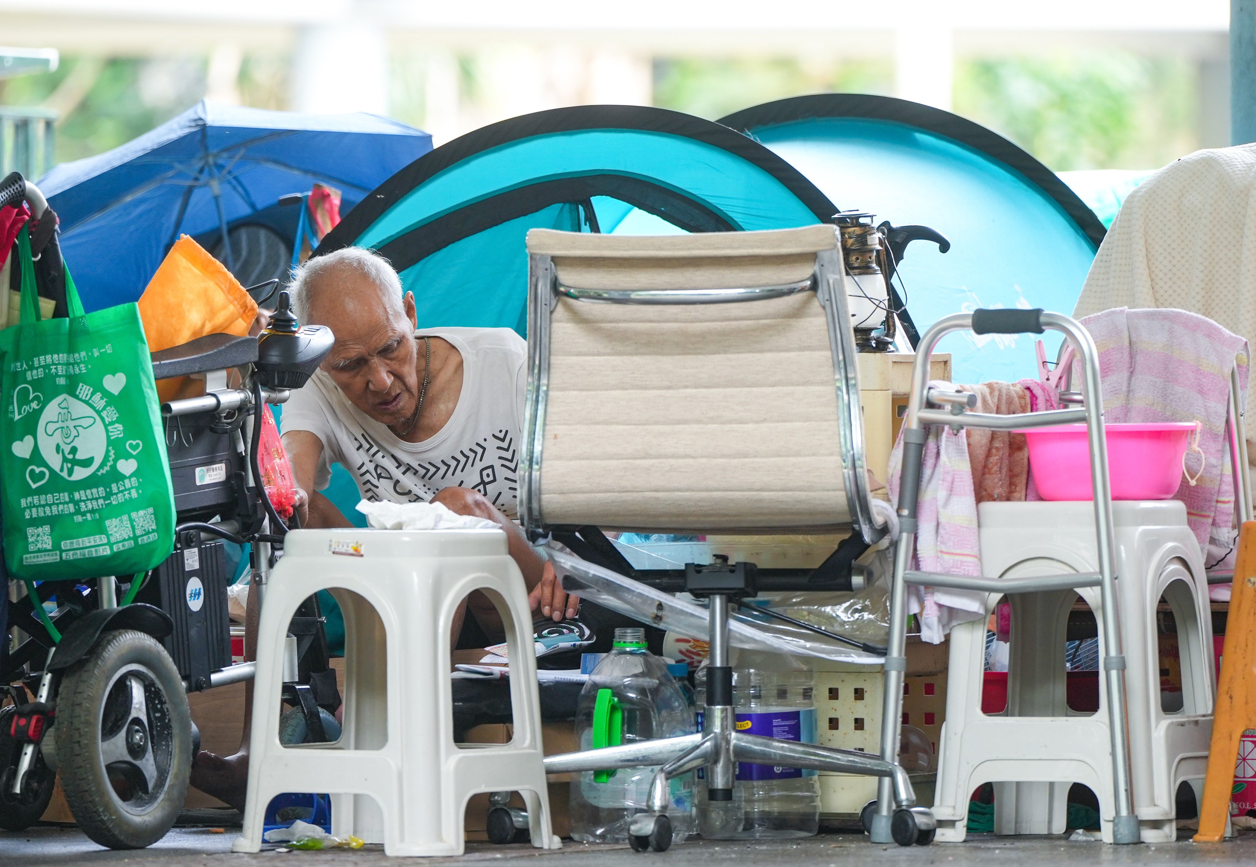Many street sleepers face significant hurdles in applying for medical fee waivers due to their unstable circumstances, NGO Impact HK says. Photo: Sam Tsang