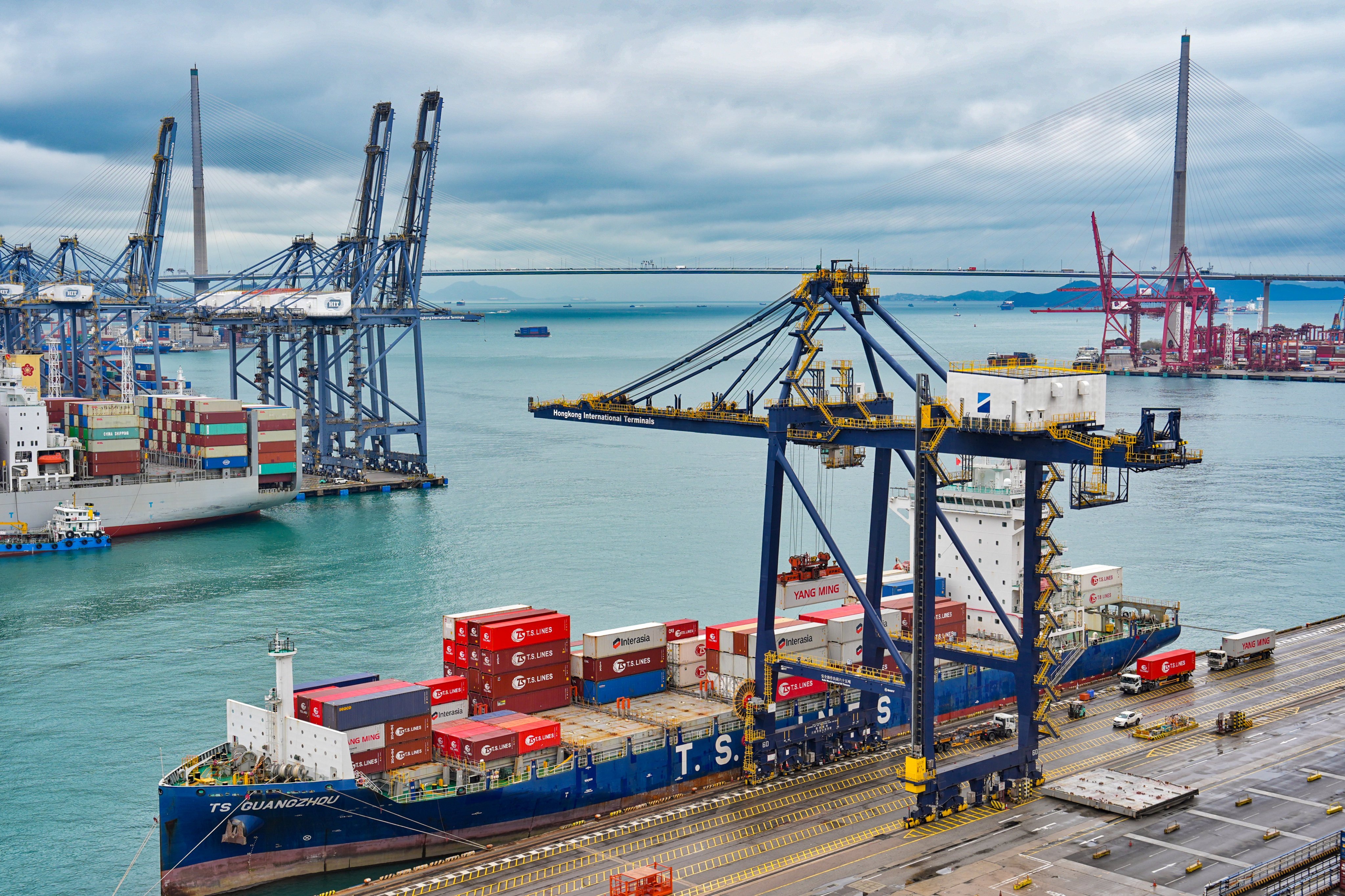 The political heavyweight has said the city should adopt big-picture thinking when it comes to unpredictable global developments to minimise exposure to disruptions. Photo: Elson Li