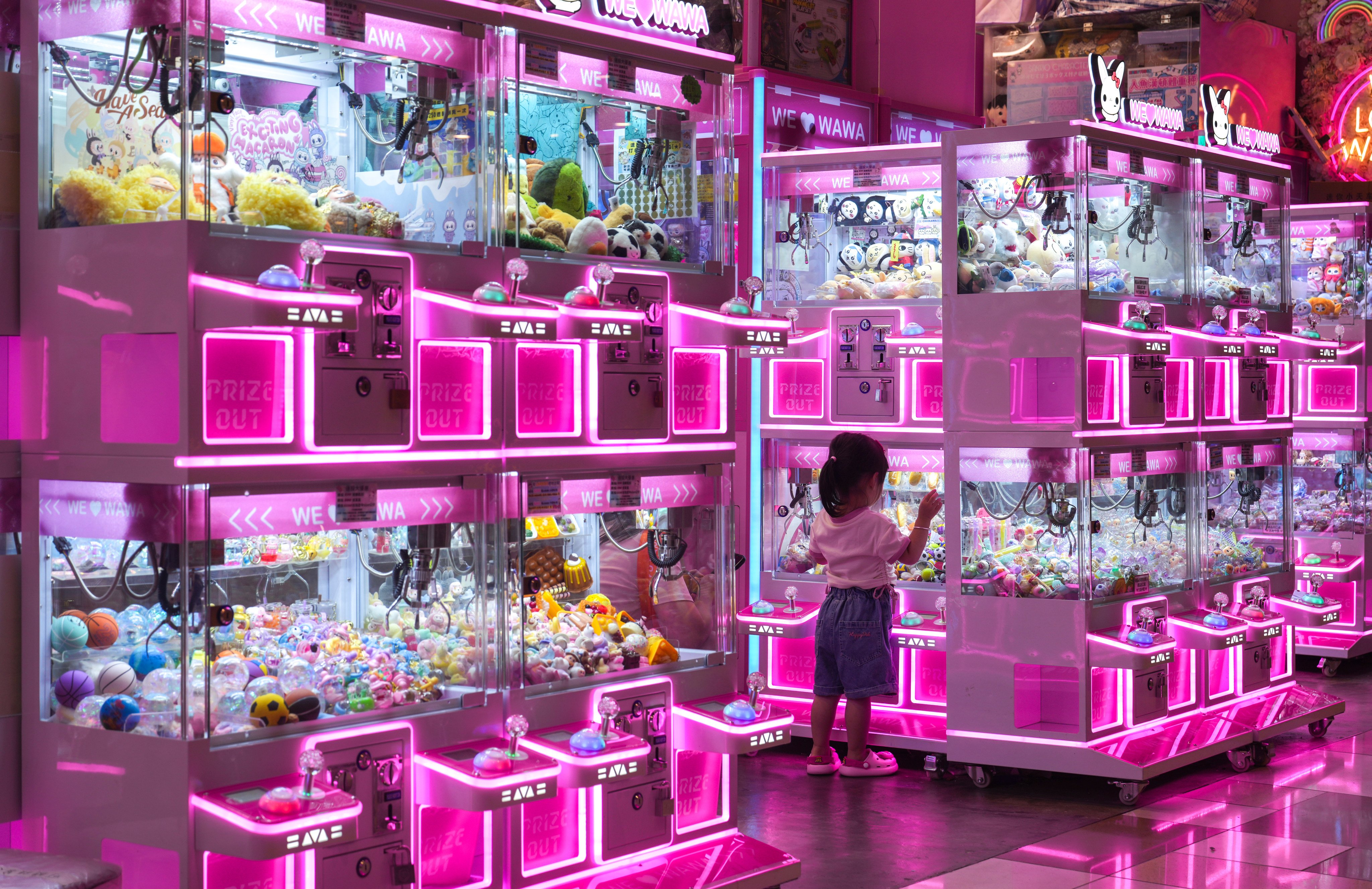 Claw machines at a shop in Temple Mall, Wong Tai Sin. Photo: Sam Tsang