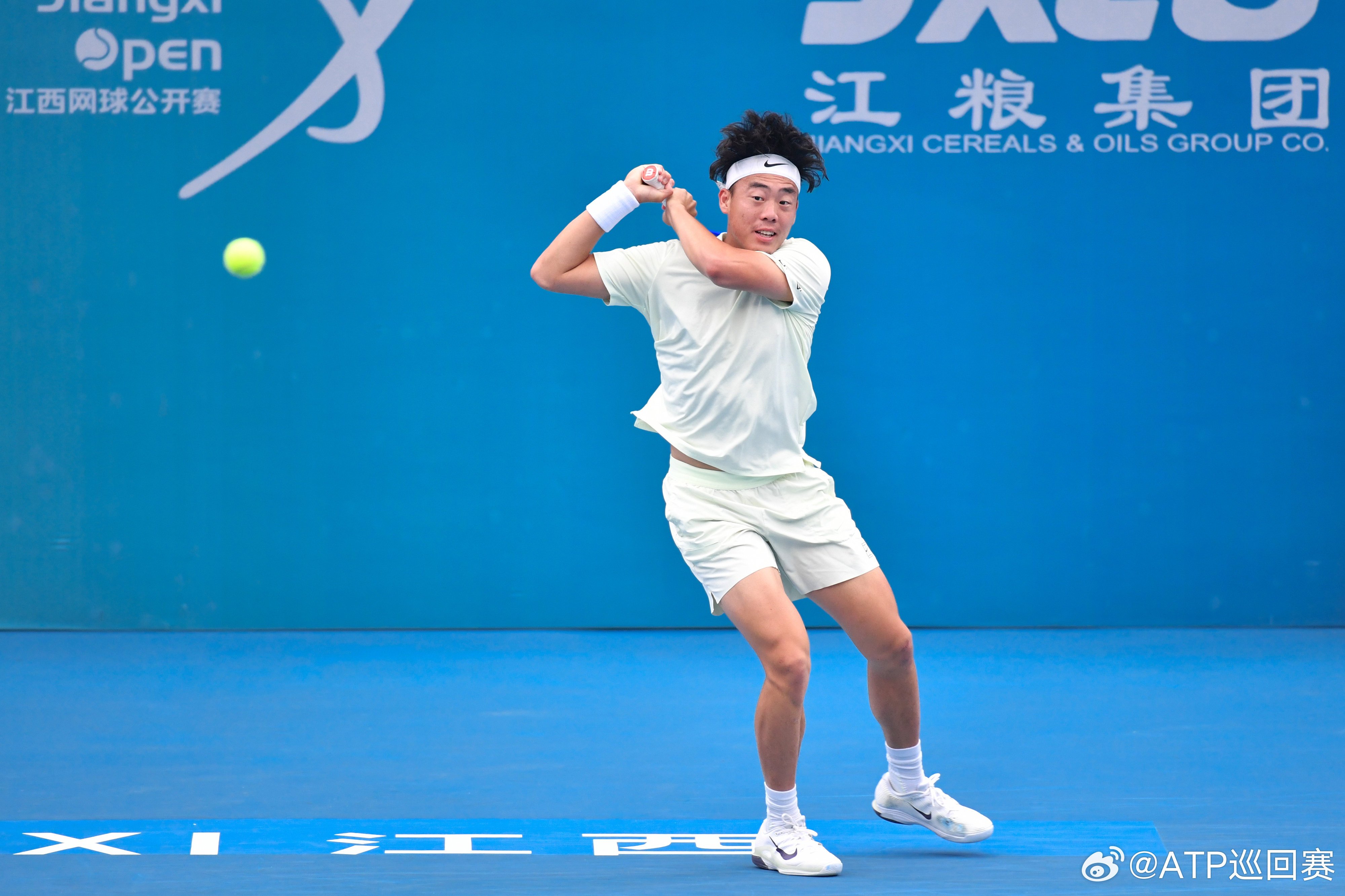 Coleman Wong, here in action in the semi-final, won the Jiangxi Open to claim his first Challenger title. Photo: Weibo/ ATP巡回赛
