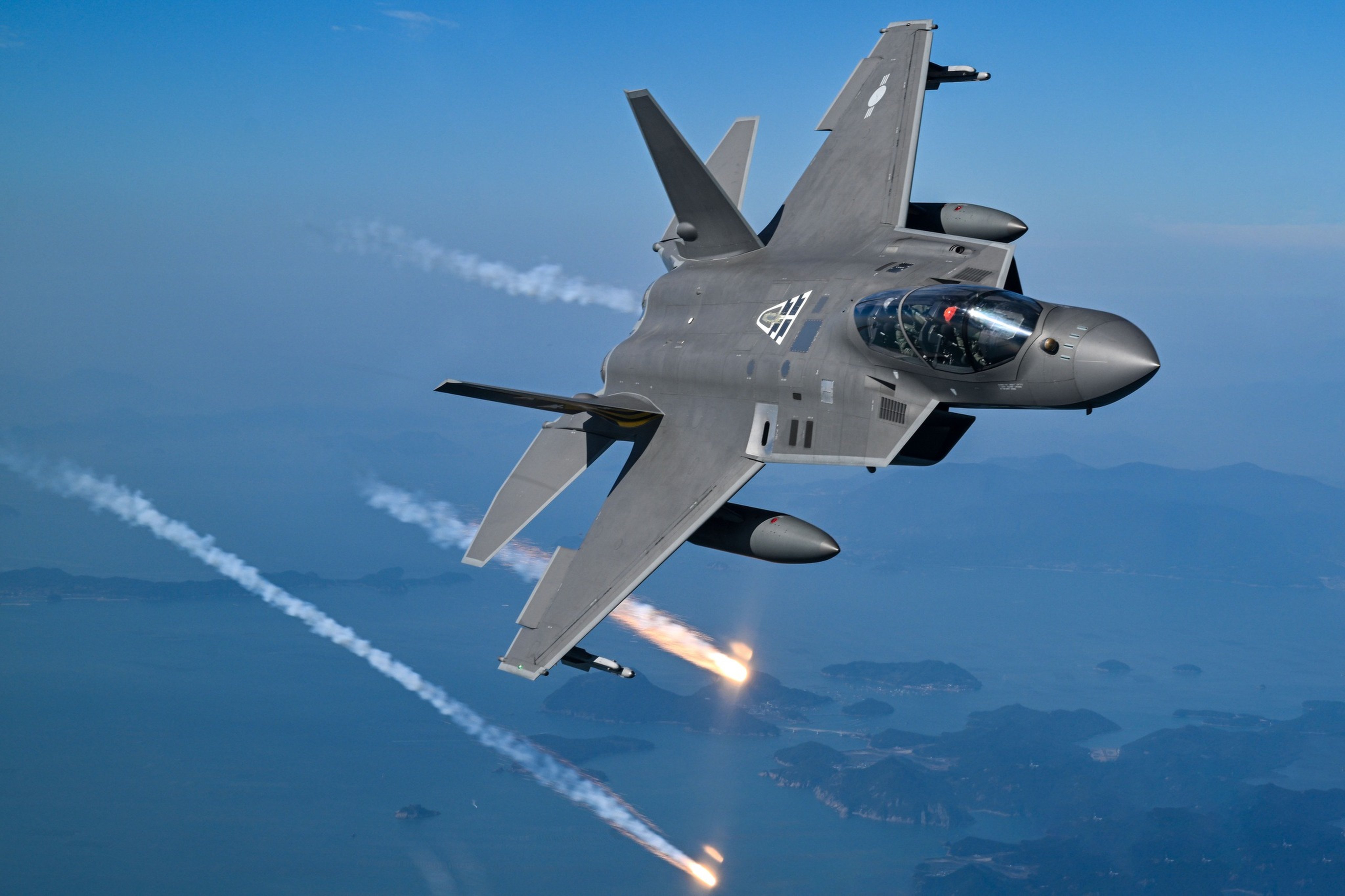 Korea Aerospace Industries (KAI) recently unveiled the first production unit of the KF-21 Boramae, a 4.5-generation fighter jet. Photo: Handout