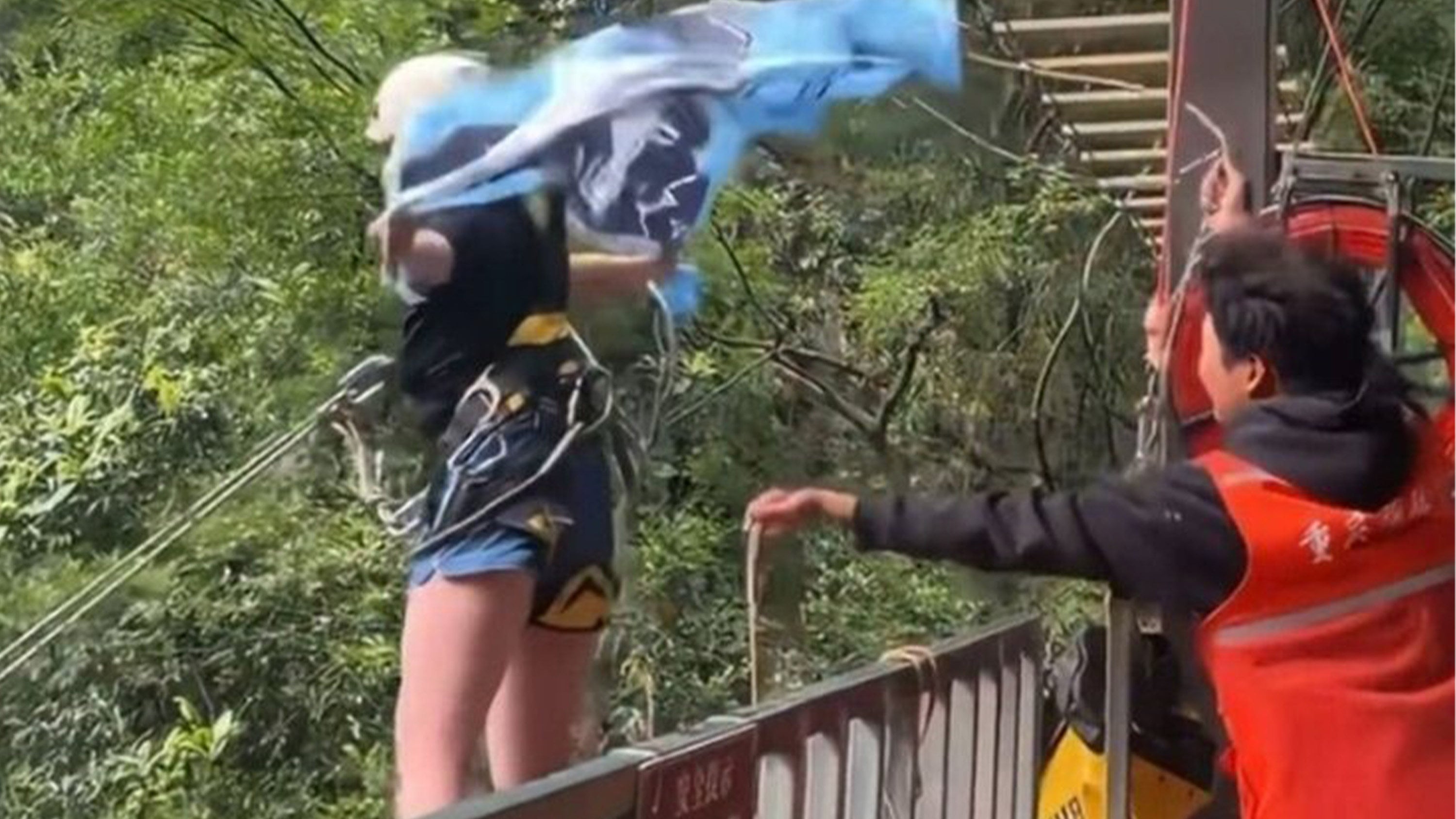 A 16-year-old tourist died after slipping from a swing into a 168-metre cliff because the safety rope was unsecured. Photo: Weibo