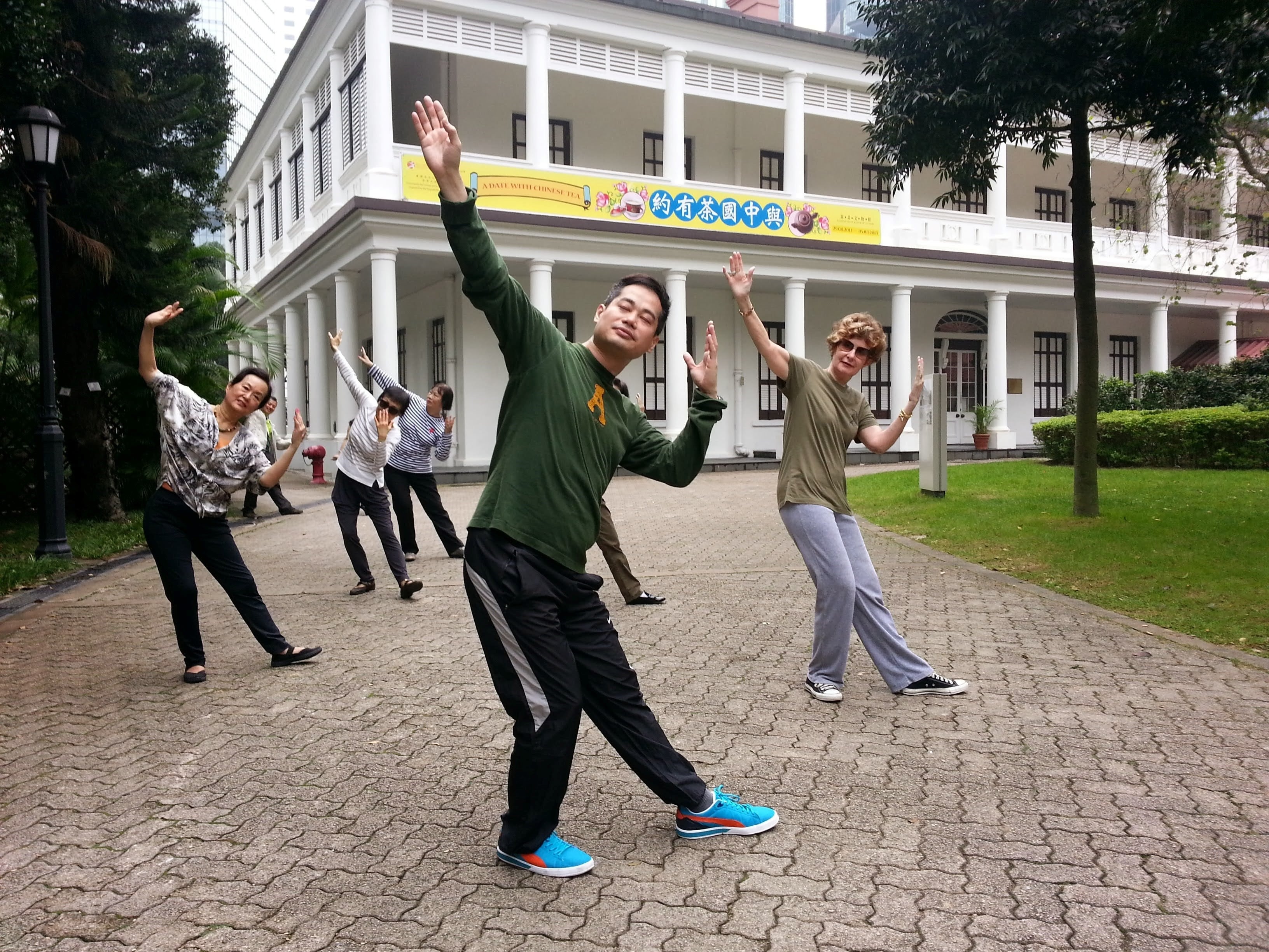 Lawrence Tse leads a class outside the tea museum in Hong Kong Park.
Photo: Lawrence Tse