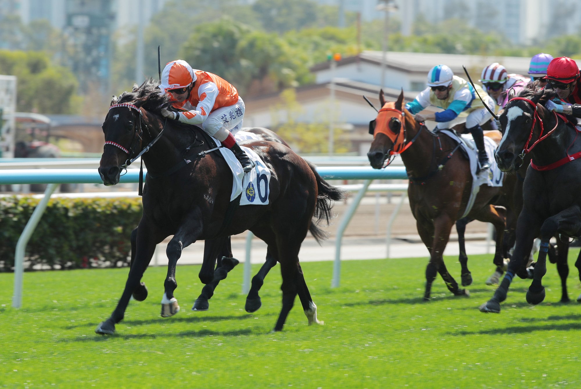Andrea Atzeni boots home Chill Buddy.