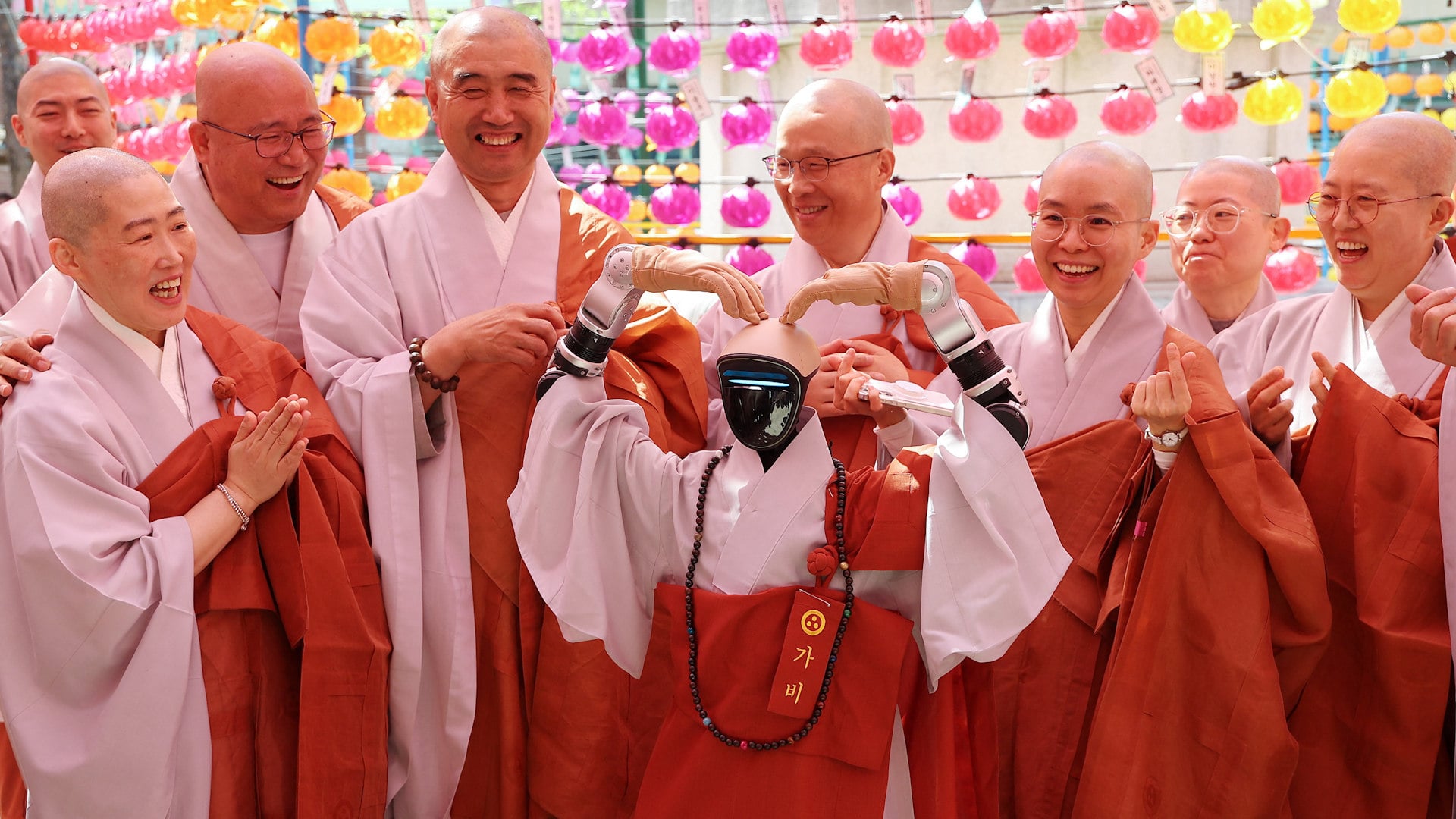 South Korea’s first humanoid robot monk made its official debut at Jogye Temple in Seoul on May 6, 2026. At the ordination ceremony, the Chinese-made robot from Unitree was given the Buddhist name Gabi.