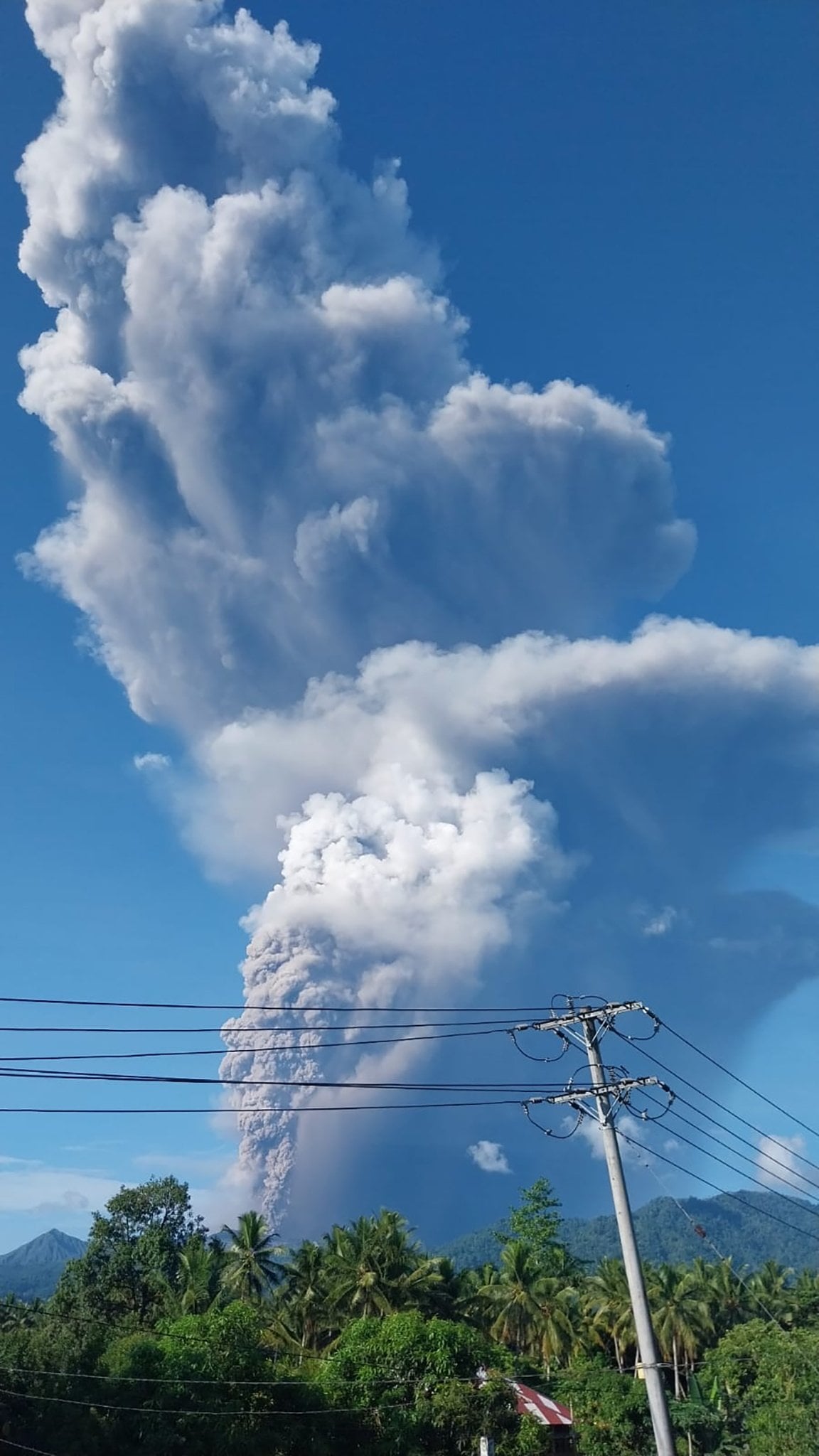 Mount Dukono spews volcanic material up to the sky during an eruption in North Halmahera, Indonesia, on Friday. Photo:  Indonesia’s Vulcanology and Geological Disaster Mitigation Centre/EPA