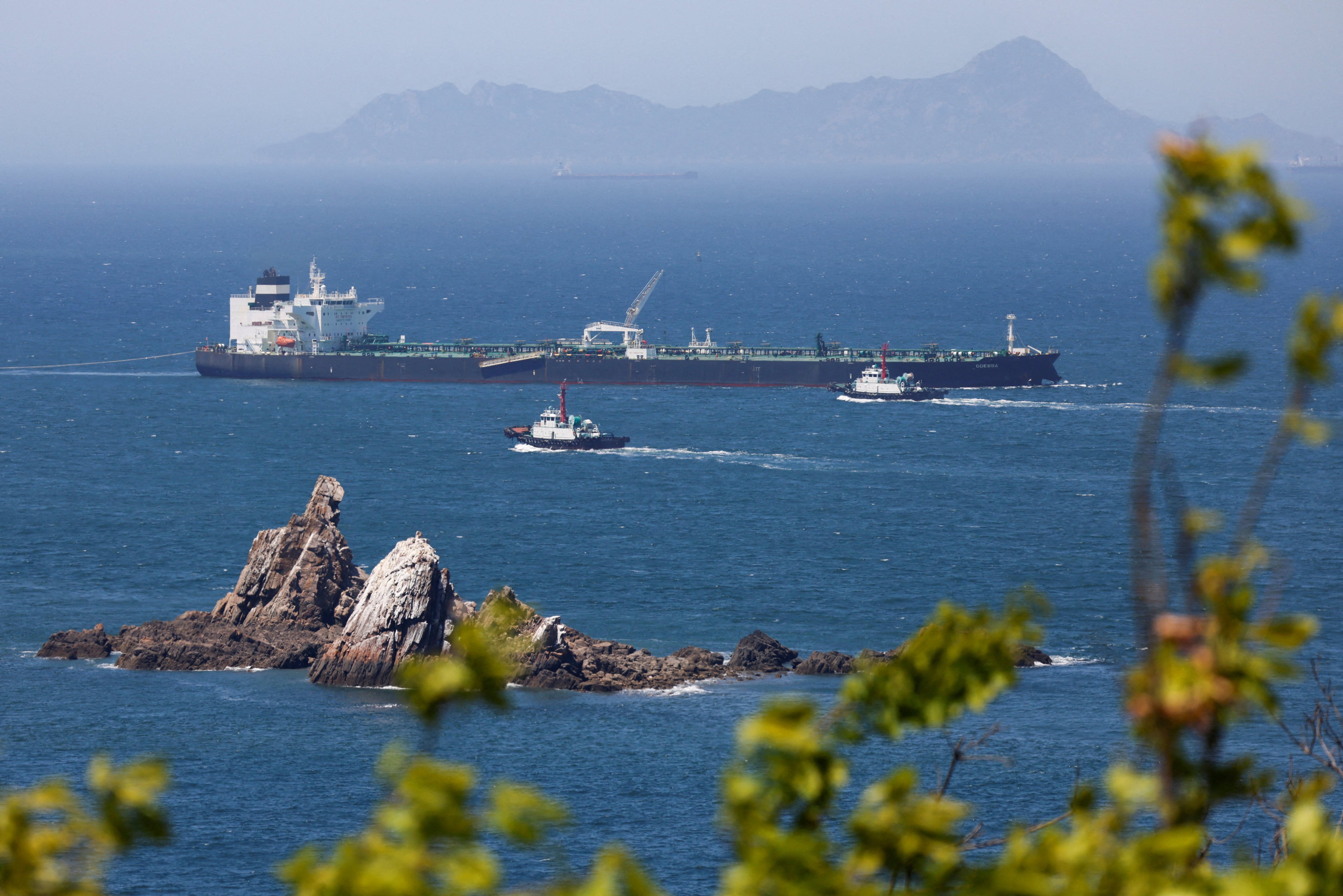 The oil tanker Odessa, carrying carrying crude from the United Arab Emirates, navigates the waters near South Korea after passing through the Strait of Hormuz. Photo: Reuters