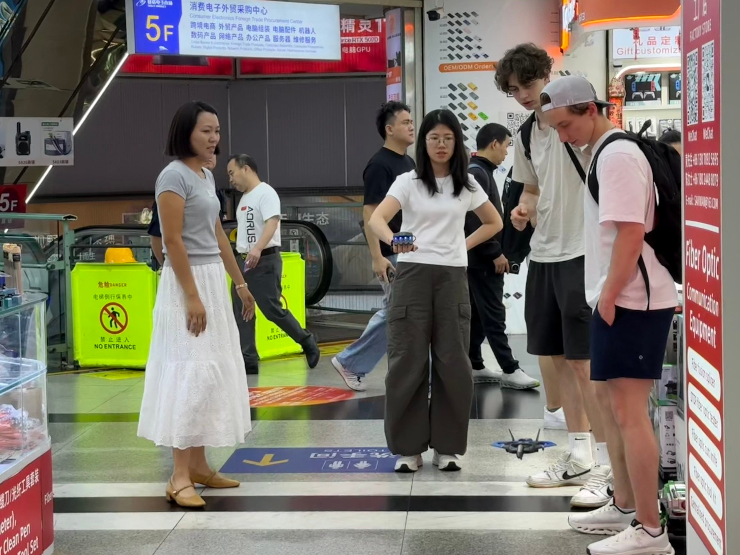 Huaqiangbei is drawing back foreign traders and tourists hunting for the latest gadgets. Photo: Iris Deng