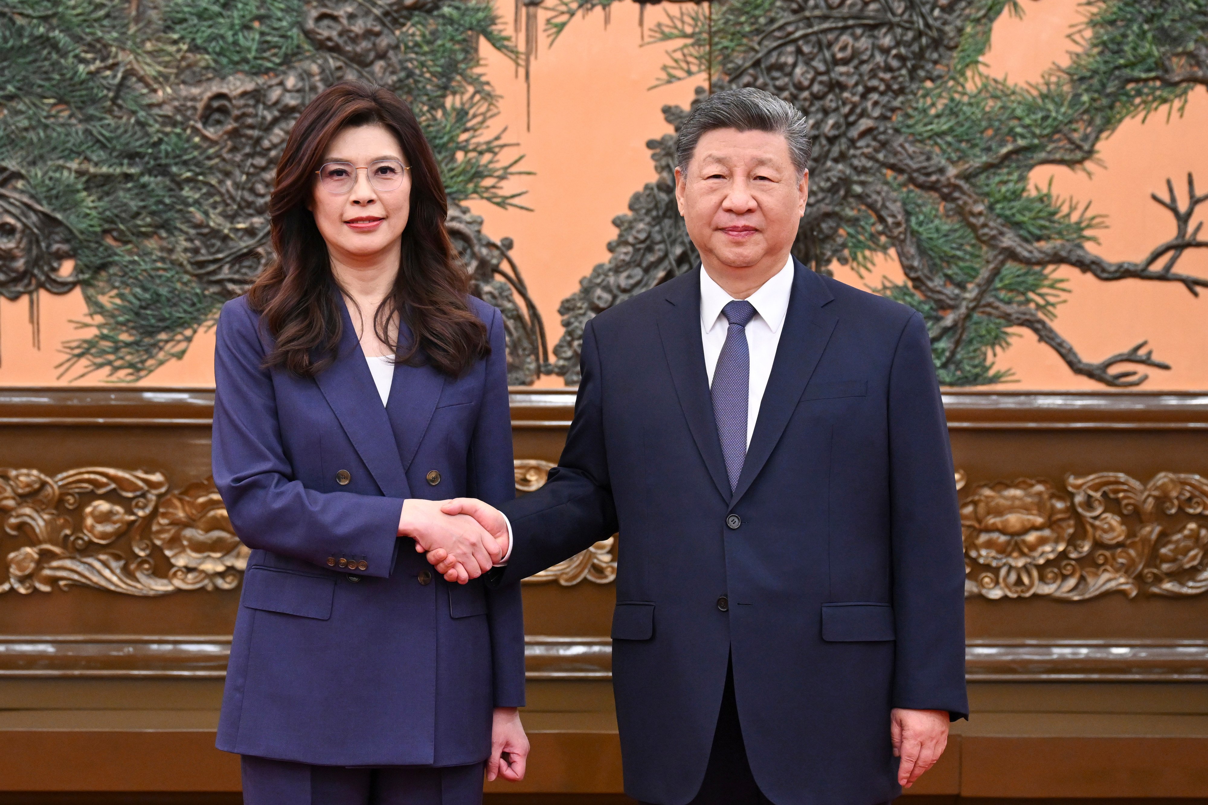 Chinese President Xi Jinping and Kuomintang party leader Cheng Li-wun in Beijing, April 10. Photo: Xinhua
