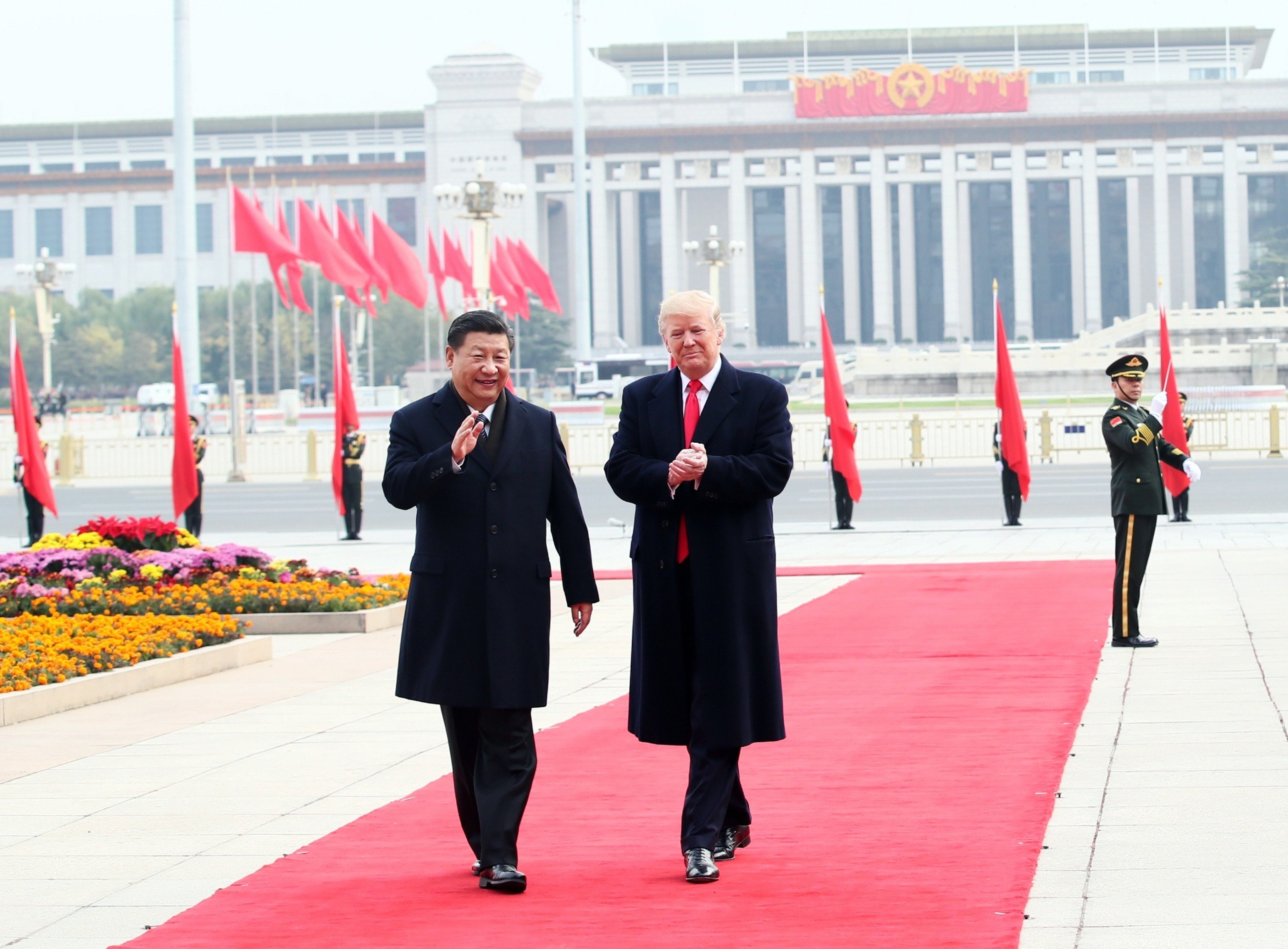 Chinese President Xi Jinping welcoming US President Donald Trump at the square outside the Great Hall of the People in Beijing on November 9, 2017. Photo: Xinhua