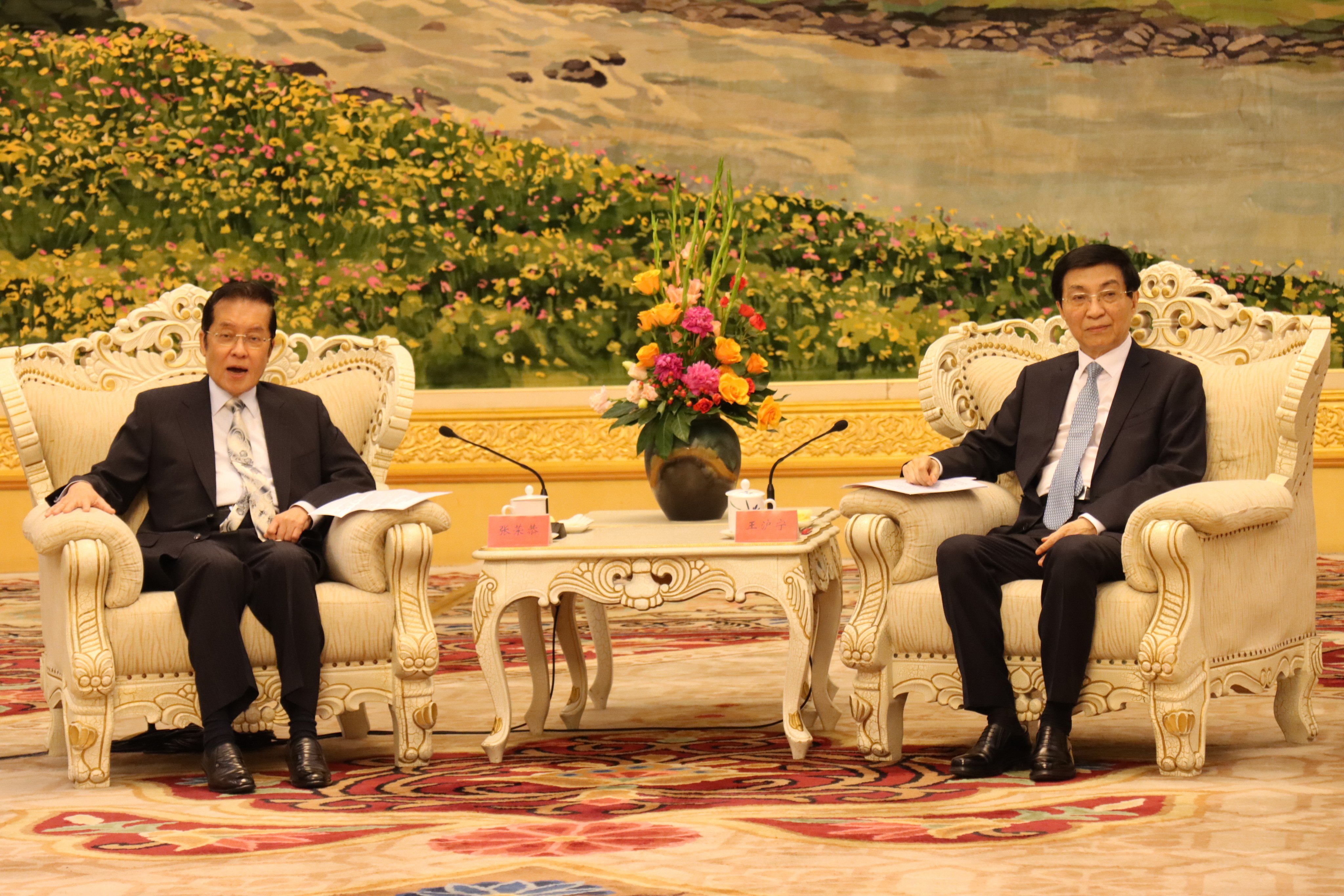 Kuomintang vice-chairman Chang Rong-kung (left) meets Wang Huning (right), the Communist Party’s No 4 official, in Beijing on May 11, 2026. Photo: CNA