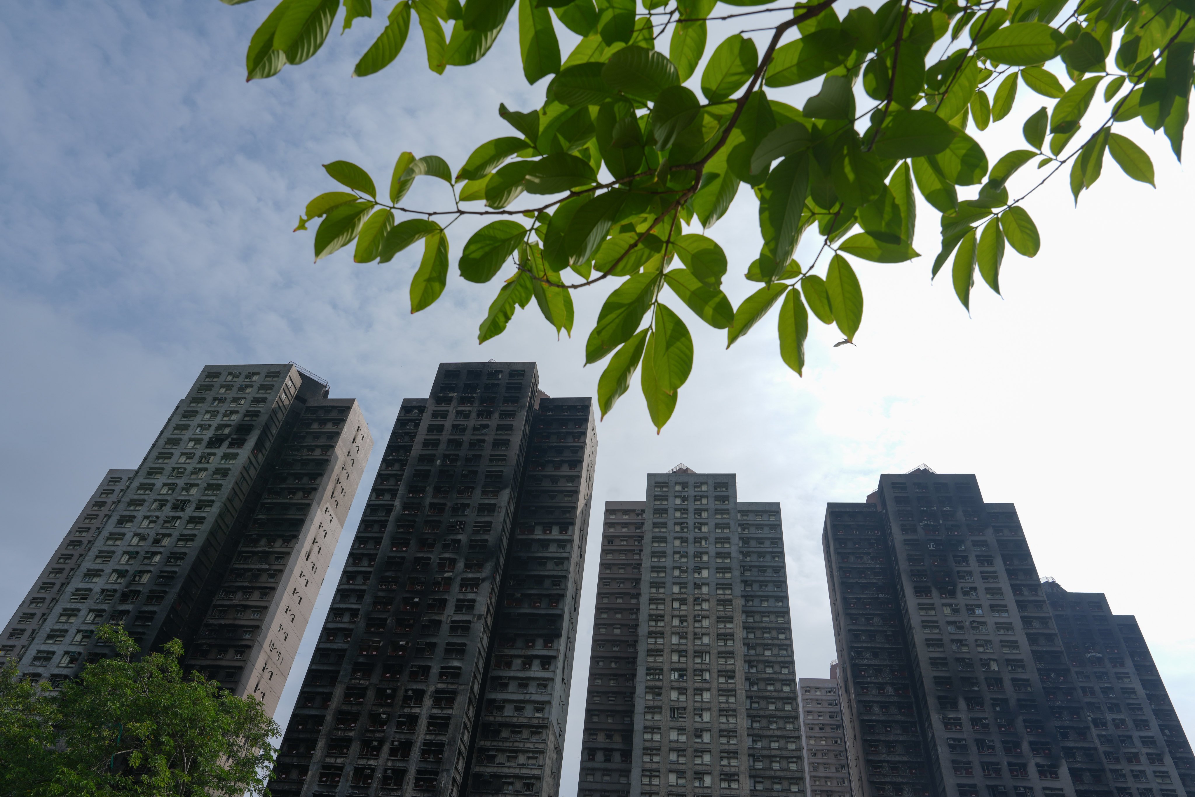 In an online briefing, Wang Fuk Court residents were told that remaining renovation funds will be refunded in line with what each owner has paid. Photo: Sam Tsang