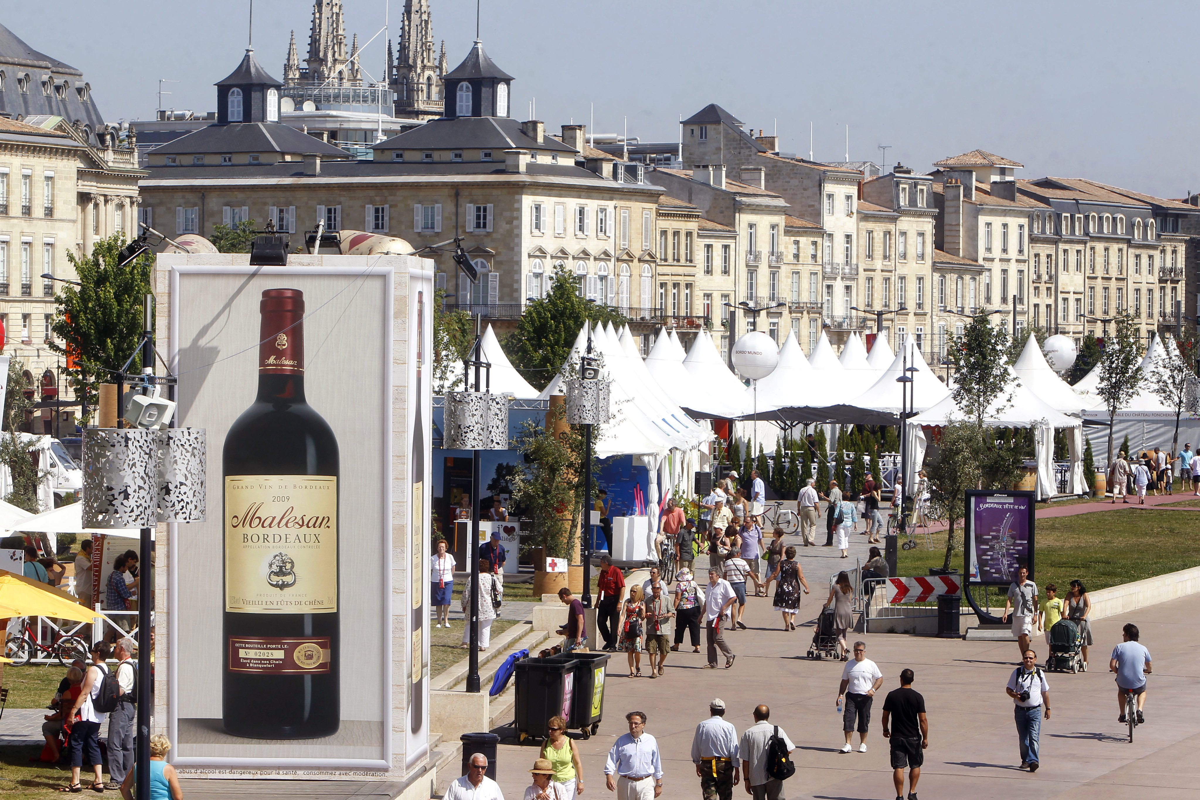 The dock of the French southwestern city of Bordeaux during a wine festival in 2010. Photo: AFP