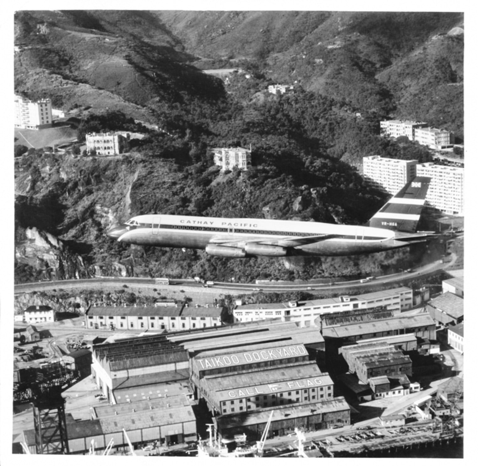 A Cathay Pacific Convair 880-22M-4 passes over Taikoo Dockyard in Hong Kong, during a publicity event in October 1968. Photo: Handout