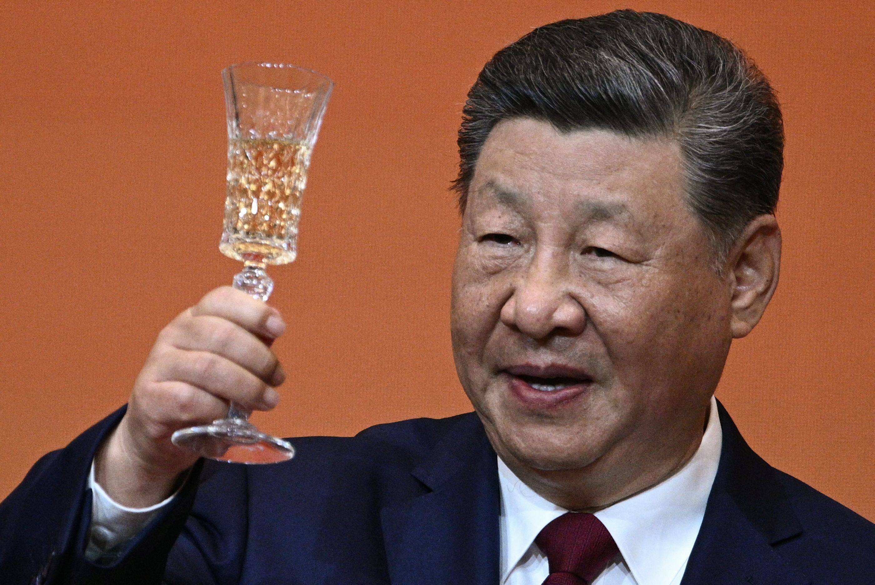 A toast to two countries at the Great Hall of the People on Thursday. Photo: AFP