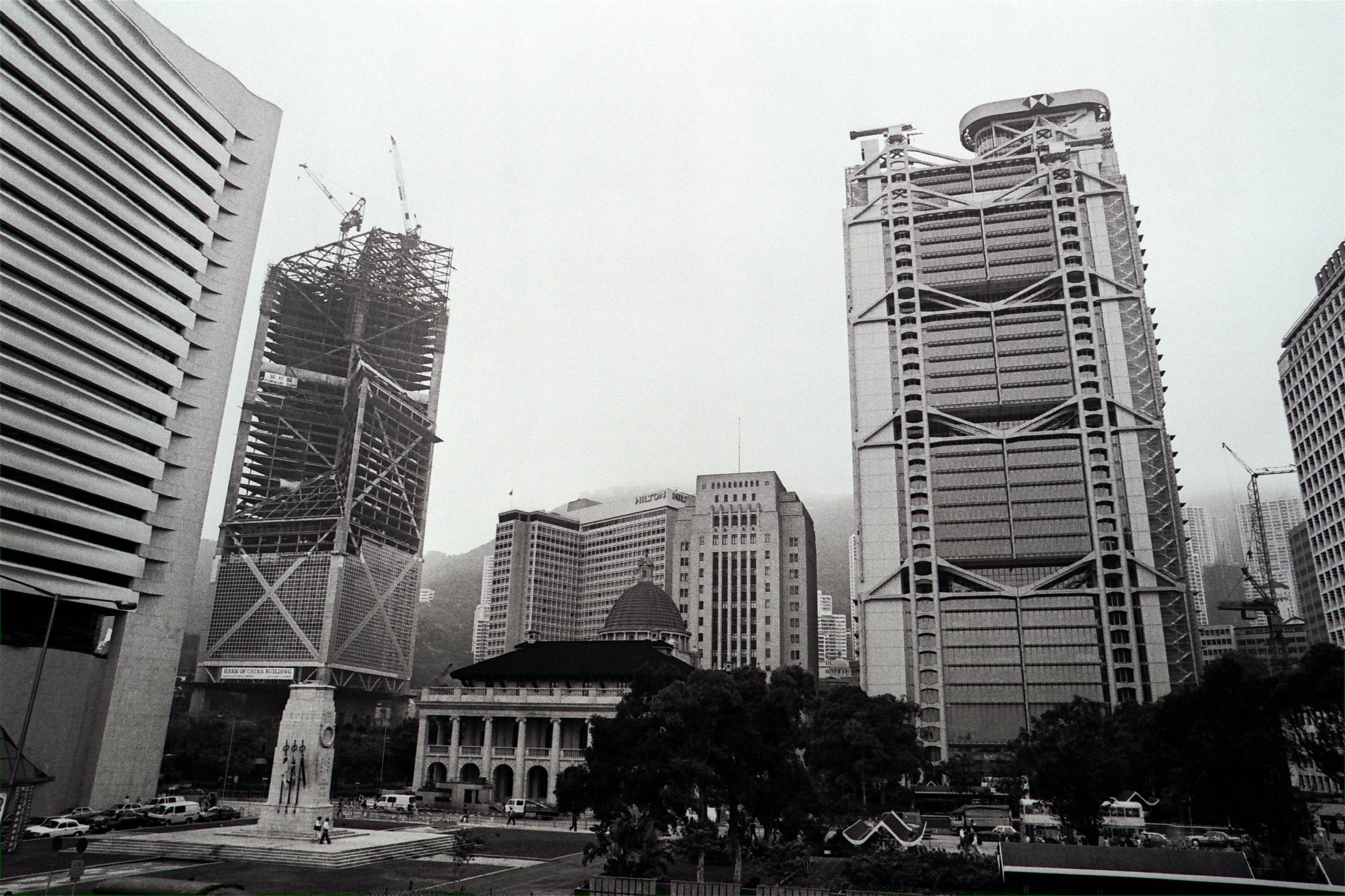 The historic Bank of China building (centre) flanked by the tower under construction (left) in 1988. Photo: P Y Tang