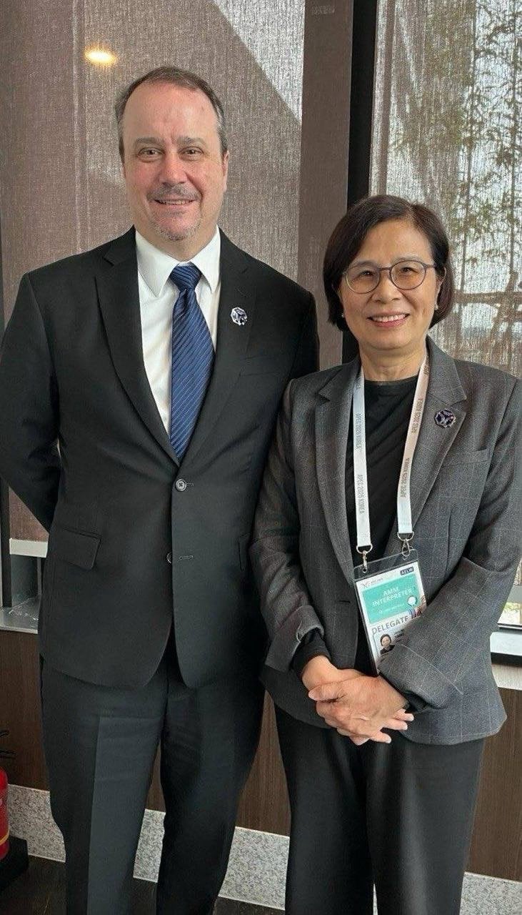 Taiwan will send its top trade negotiator Yang Jen-ni (right), seen here with deputy US trade representative Rick Switzer, to Apec’s ministerial meeting in Suzhou next week. Photo: X/ @MOFA_Taiwan