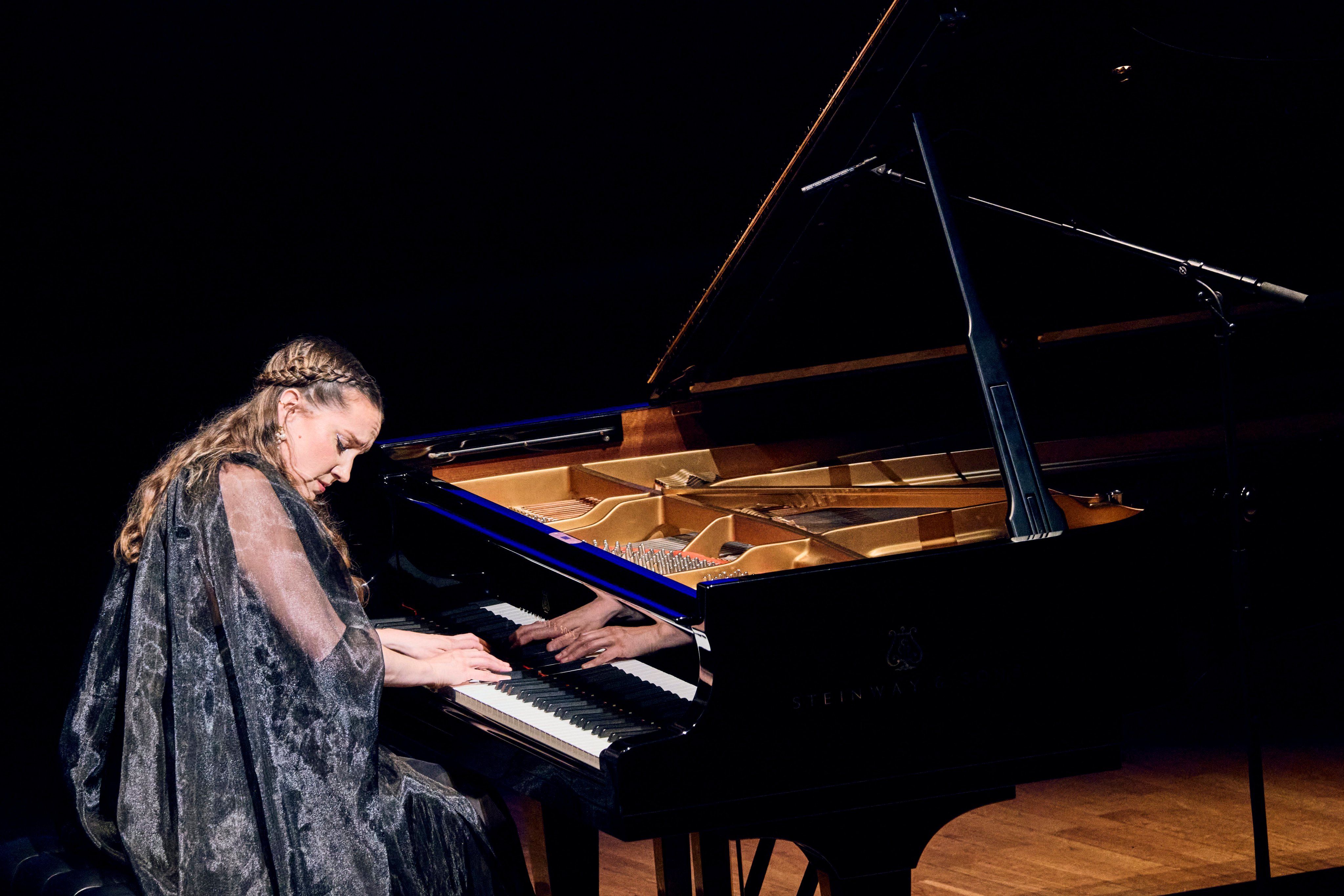 Canadian soprano and pianist Rachel Fenlon performs Franz Schubert’s “Winterreise” at Hong Kong City Hall on May 12. Photo: Premiere Performances of Hong Kong