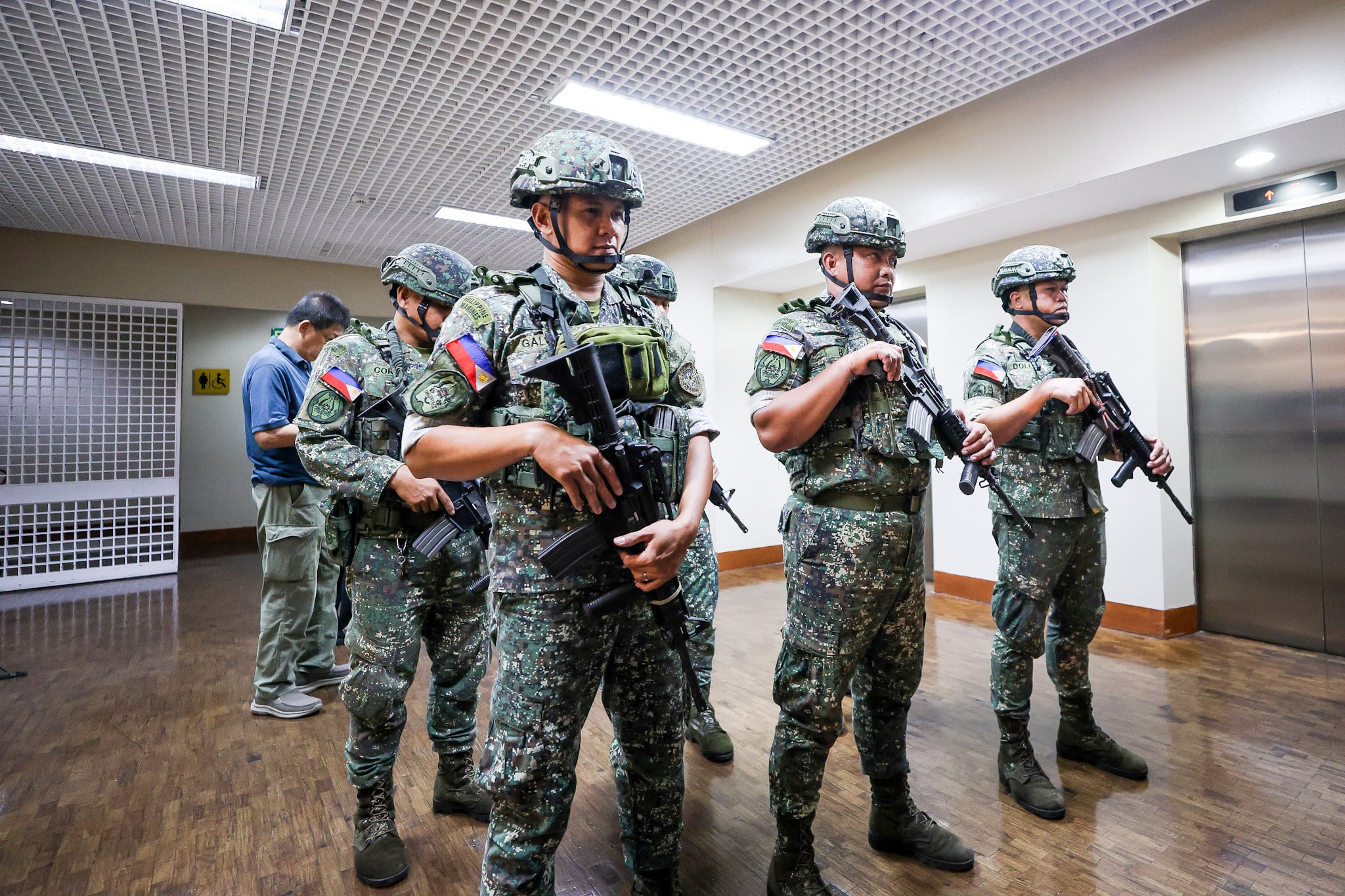 Soldiers stand guard inside the Philippine Senate complex on Wednesday. Photo: Xinhua