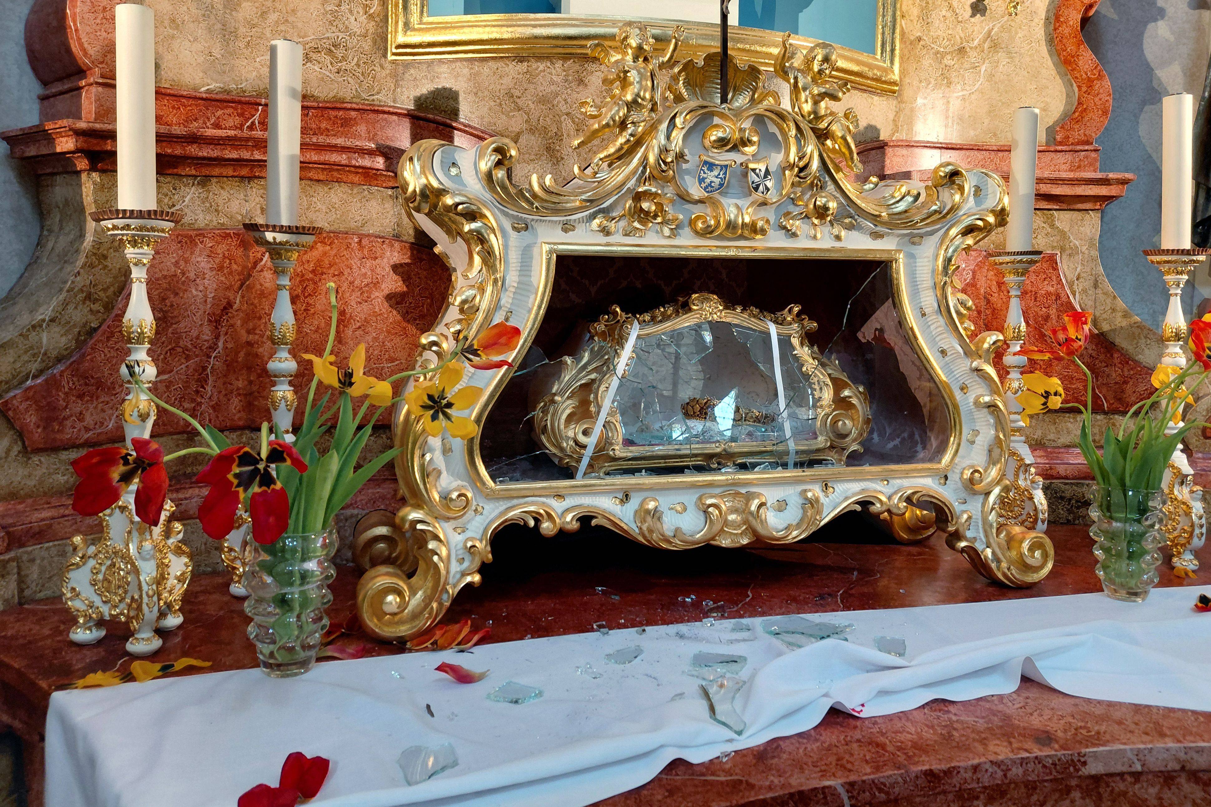 The side altar from which the skull of Saint Zdislava was stolen at St Lawrence Church in Jablonne v Podjestedi. Photo: dpa
